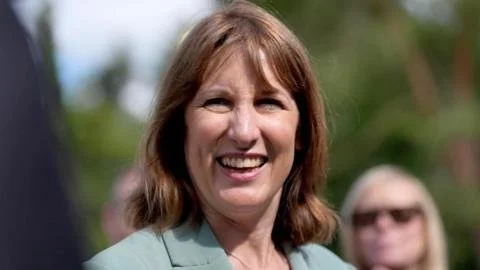 Burnham's Economic Strategy Under Fire: Will He Listen to Reeves?