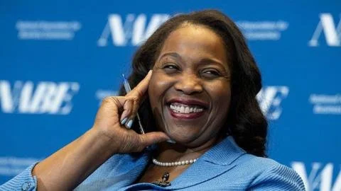 Supreme Court Paves the Way for Stability: Trump’s Attempt to Dismiss Fed Governor Lisa Cook Denied!