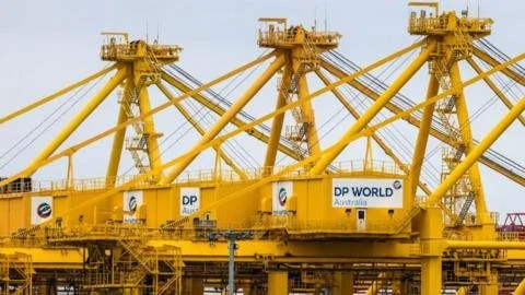 Revolutionizing Work: Australian Dock Workers Demand a 28-Hour Week Amidst AI Evolution