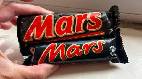 Unearth the Taste of the Past: A 1991 Mars Bar Discovery That's 56% Larger!