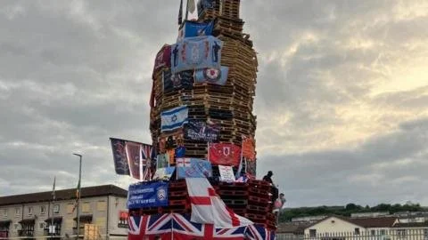Shocking Displays: Sinn Féin Takes a Stand Against Political Profanity on Derry Bonfire