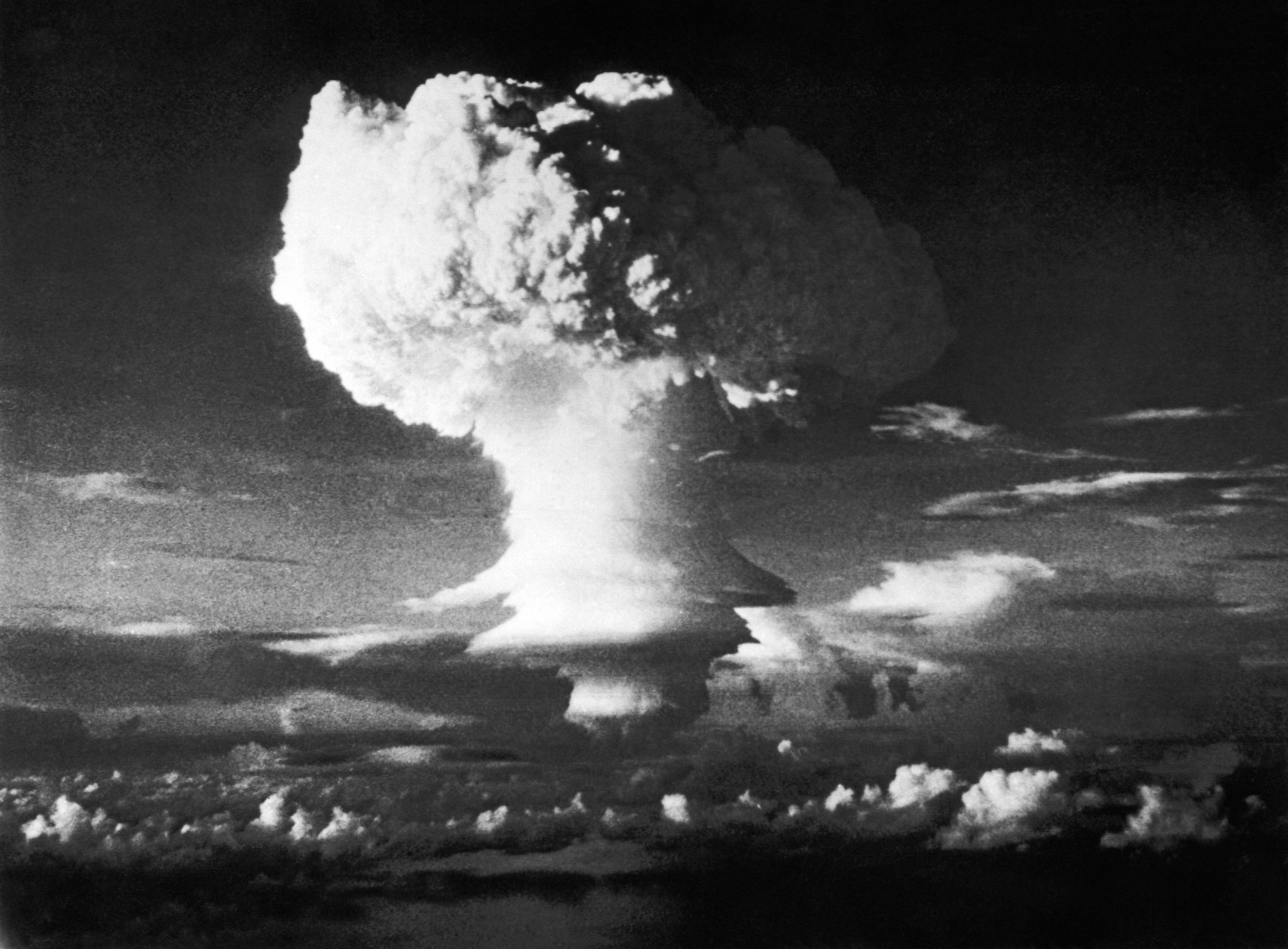 Мощнейший ядерный взрыв в истории. Испытание водородной бомбы в СССР. Испытание первой водородной бомбы в США. Водородная бомба 1952. Взрыв водородной бомбы Сахарова.