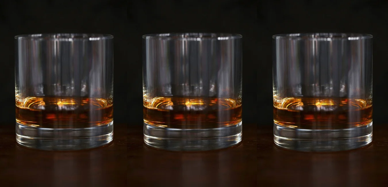 Website+welcome+whiskey+black.jpg