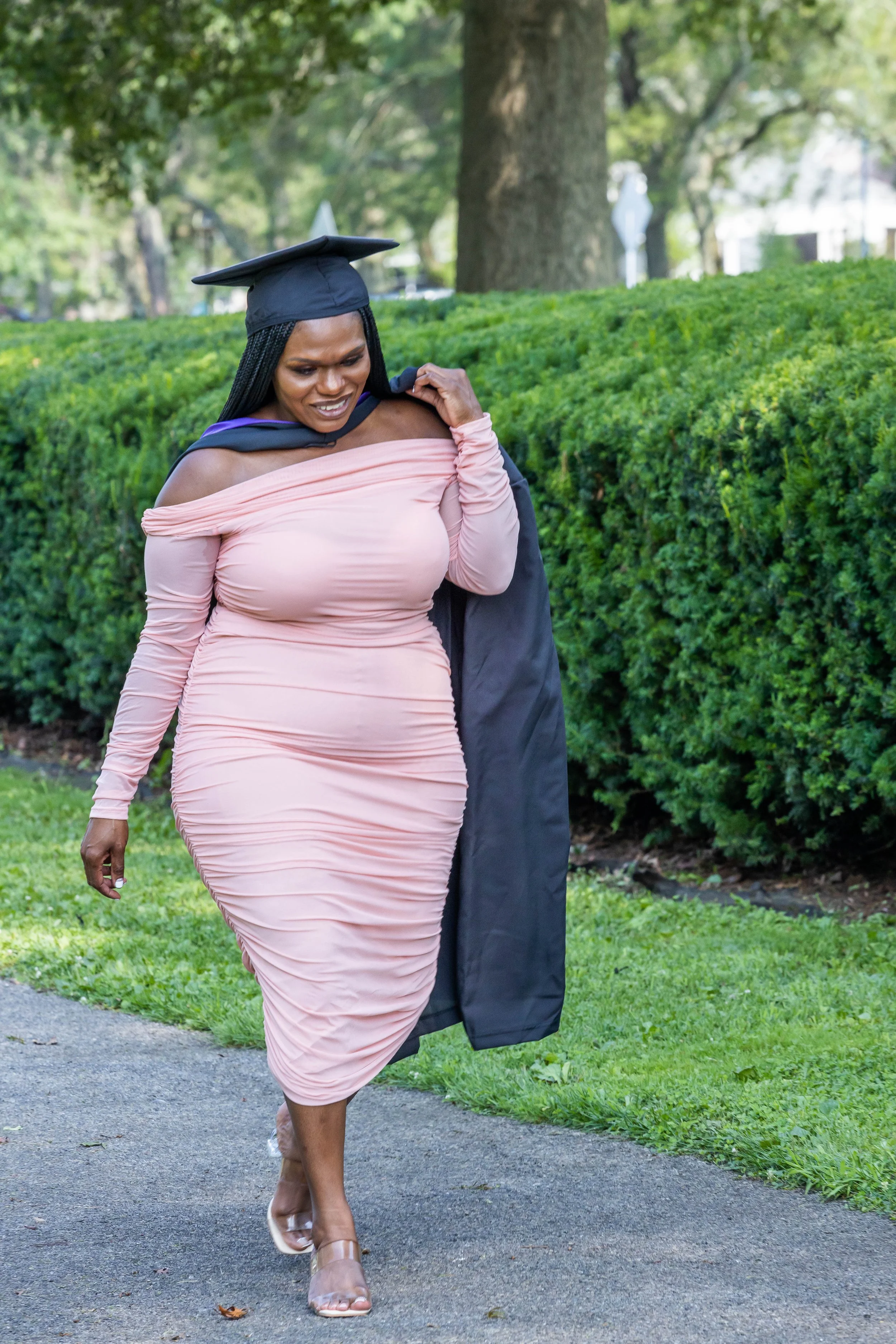 094-LESLIE GRADUATION.jpg