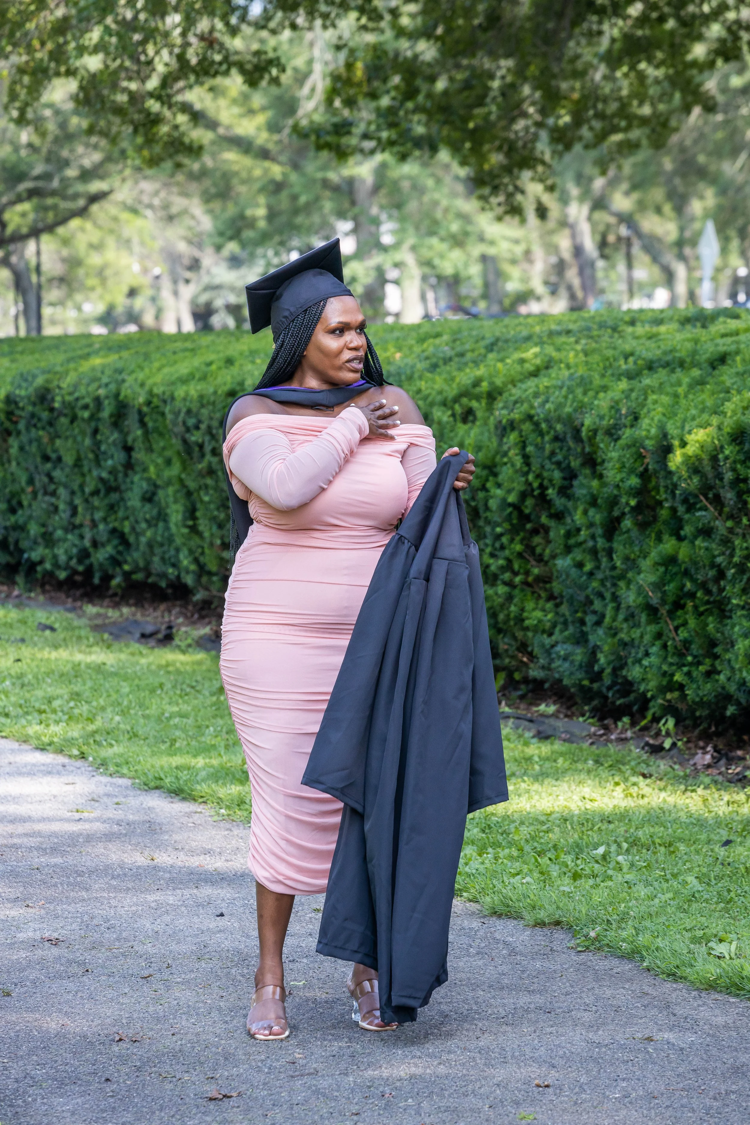 090-LESLIE GRADUATION.jpg