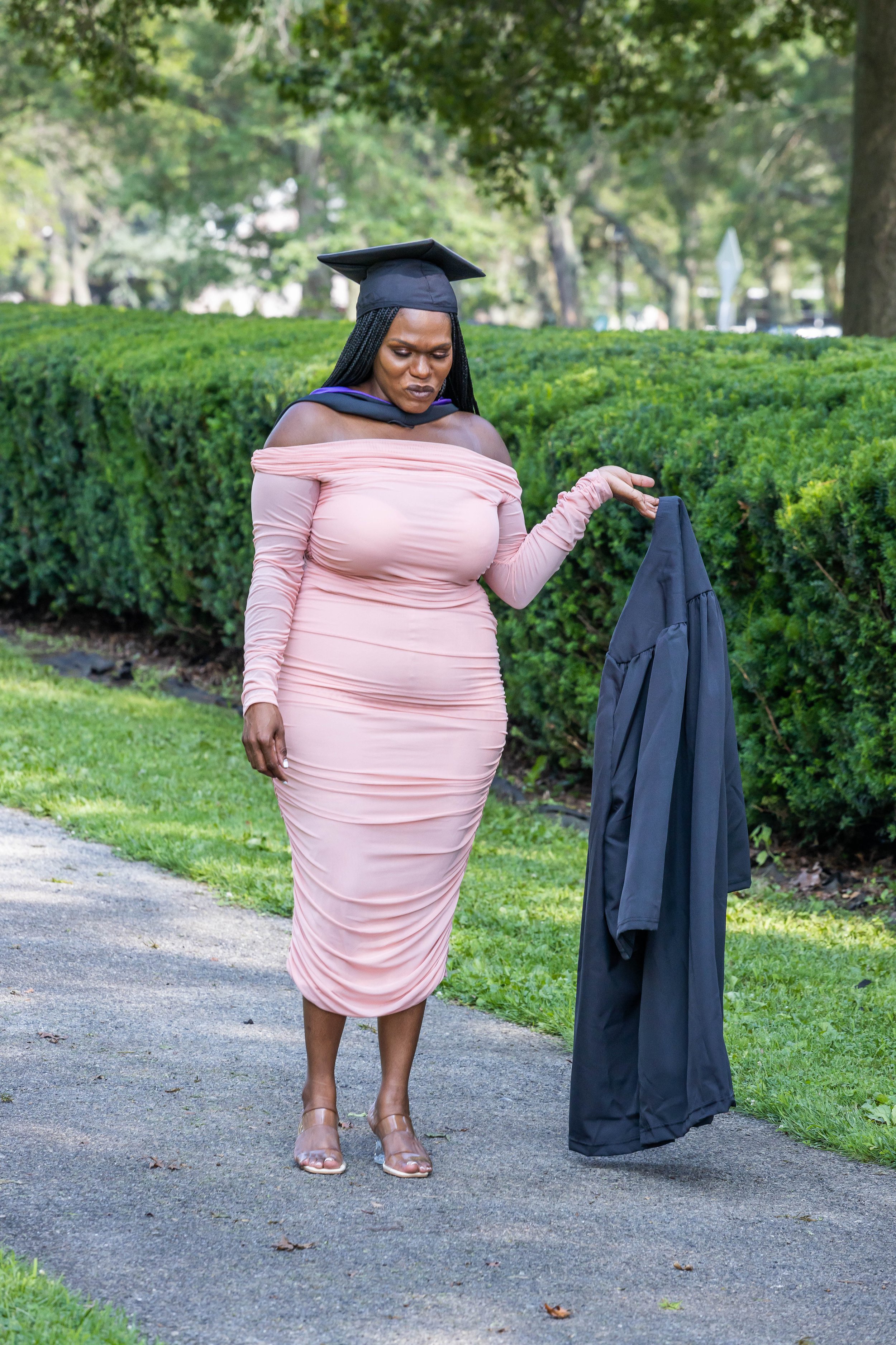 091-LESLIE GRADUATION.jpg