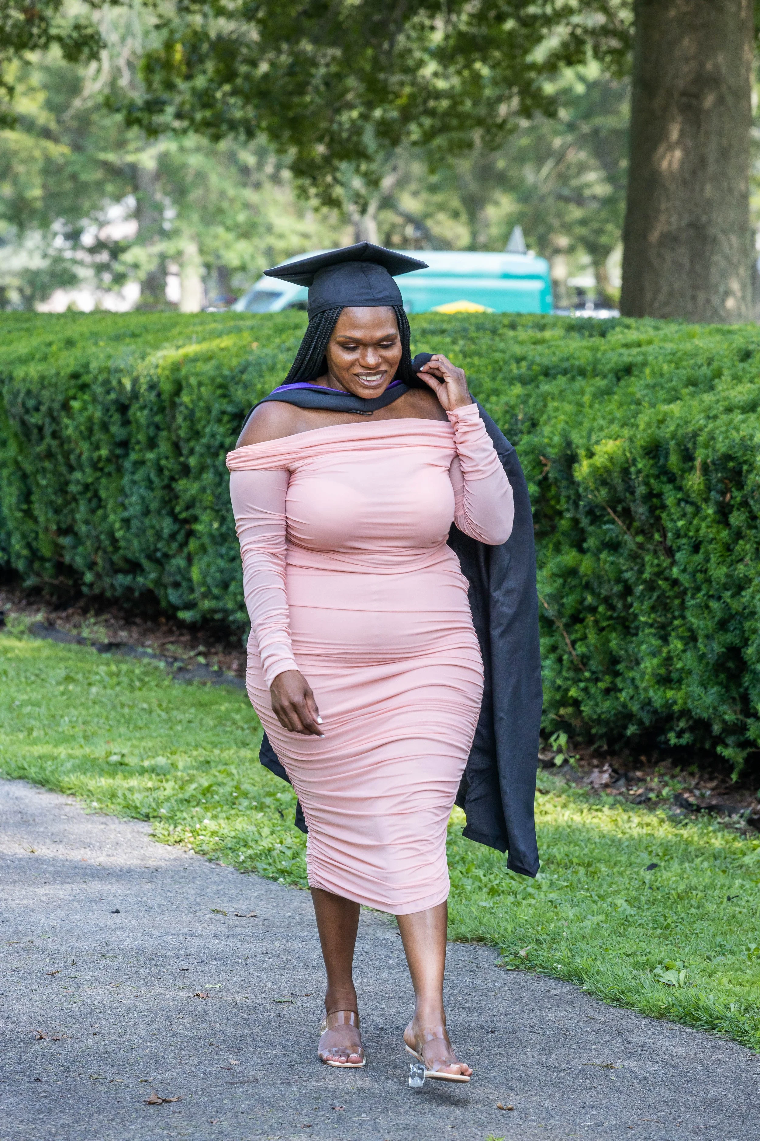 092-LESLIE GRADUATION.jpg