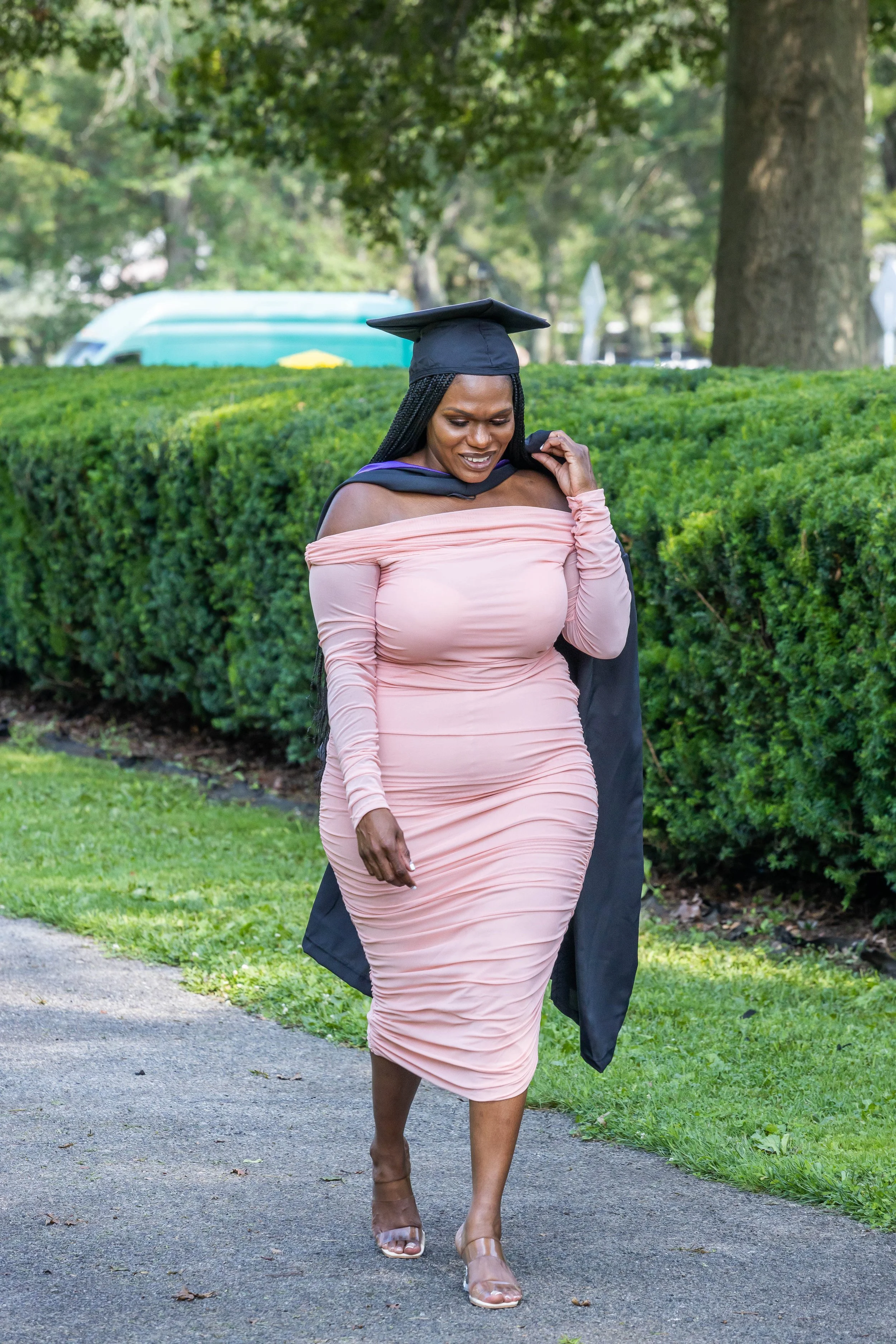 093-LESLIE GRADUATION.jpg