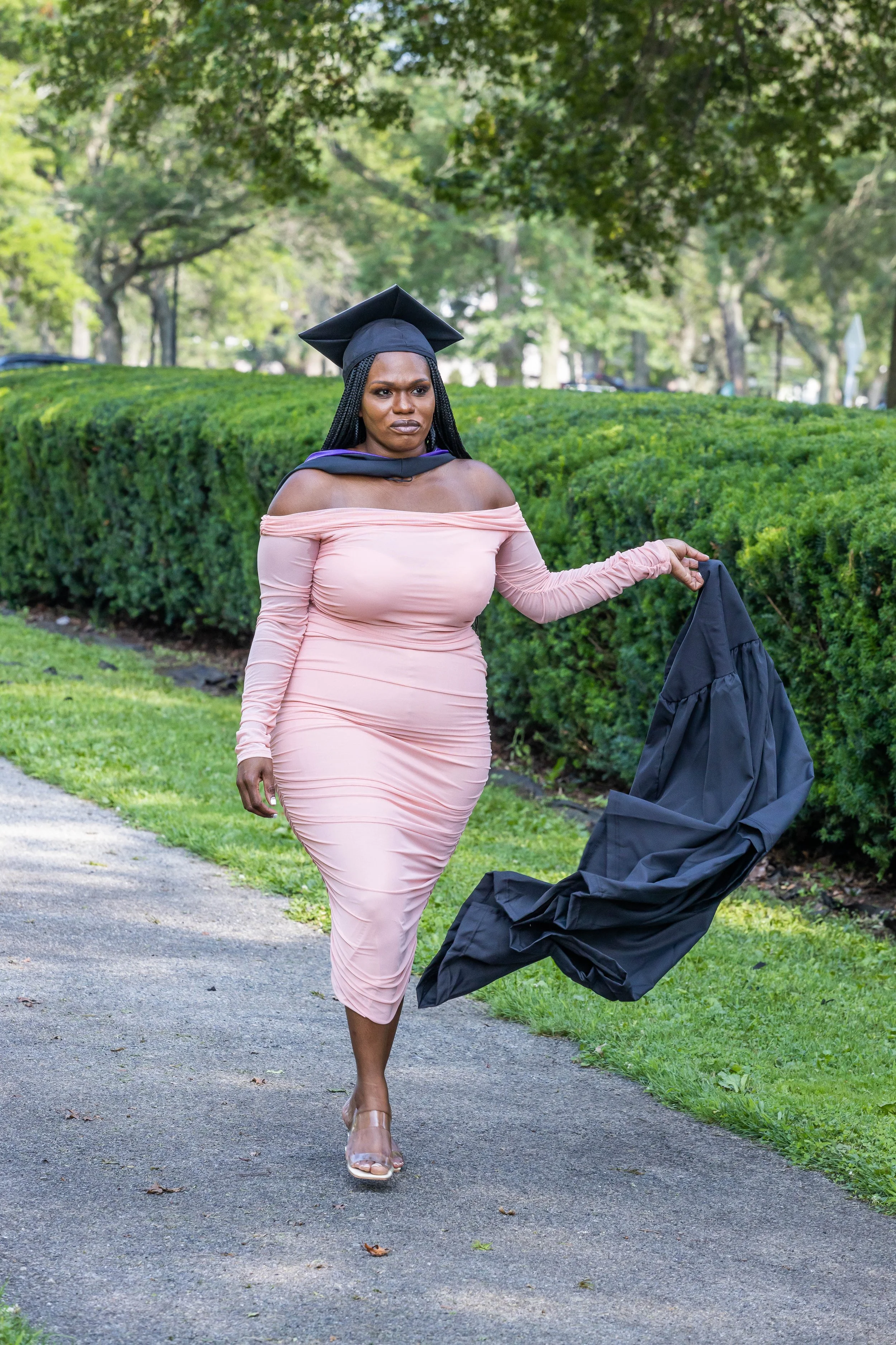 096-LESLIE GRADUATION.jpg