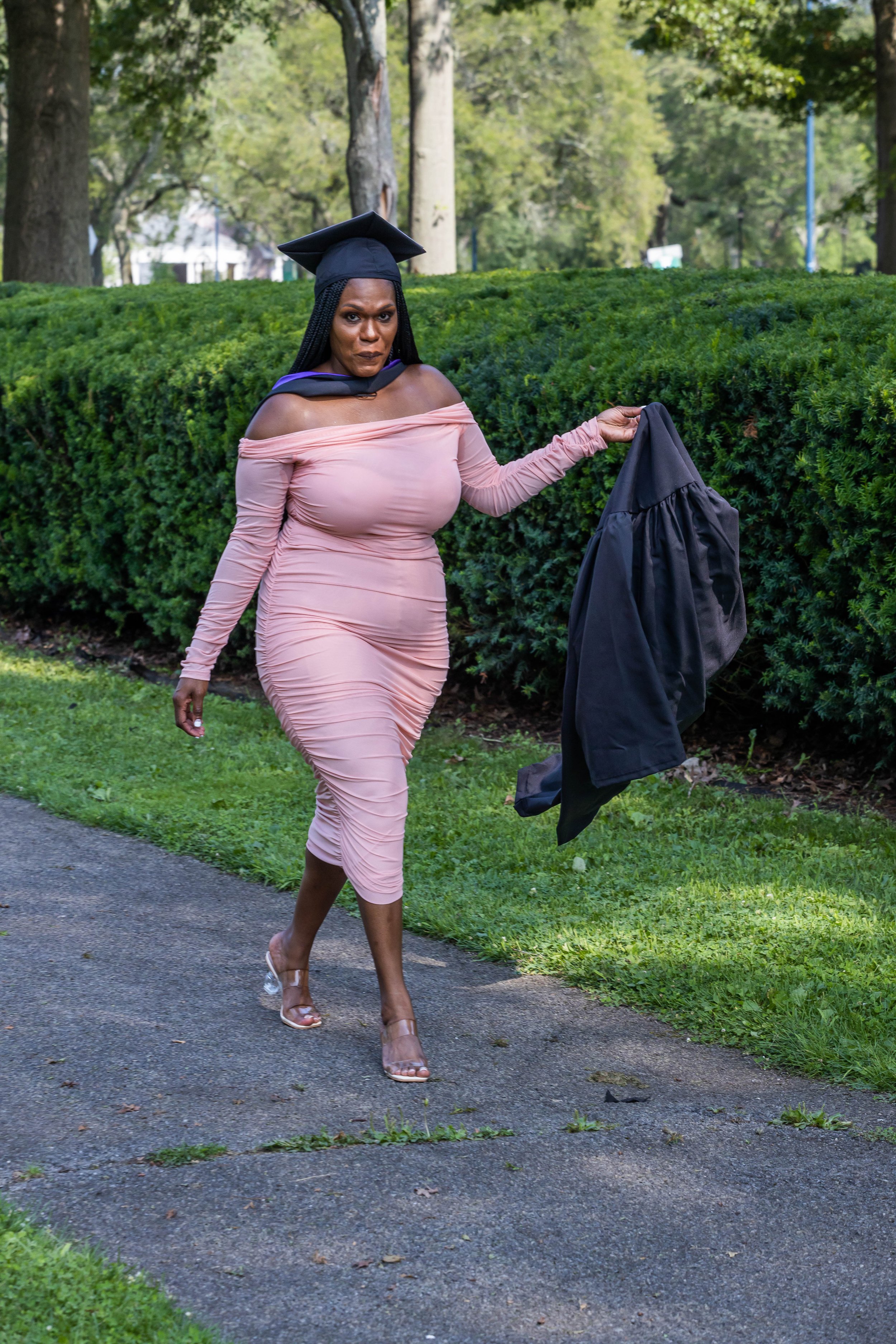 104-LESLIE GRADUATION.jpg