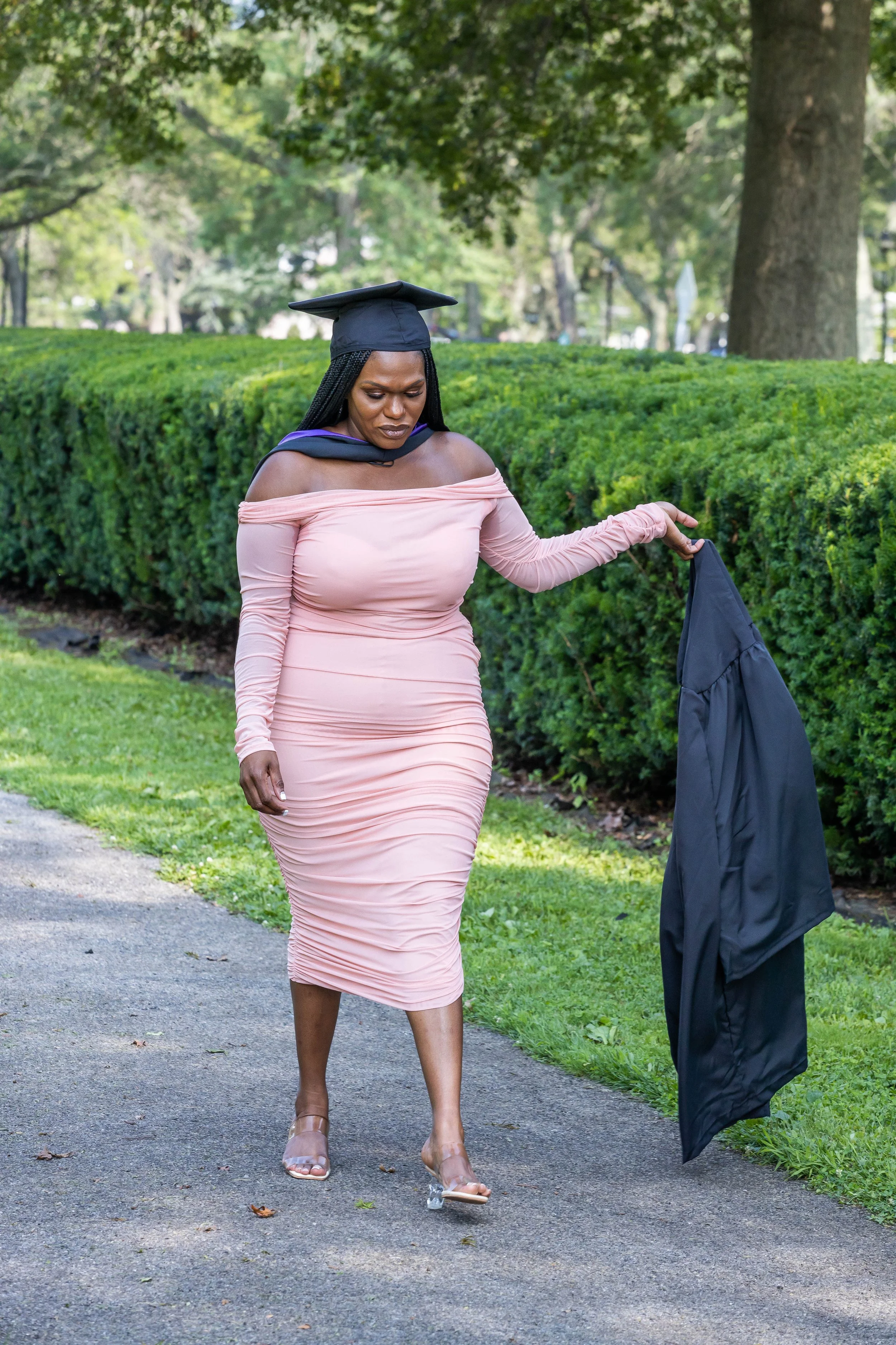 099-LESLIE GRADUATION.jpg