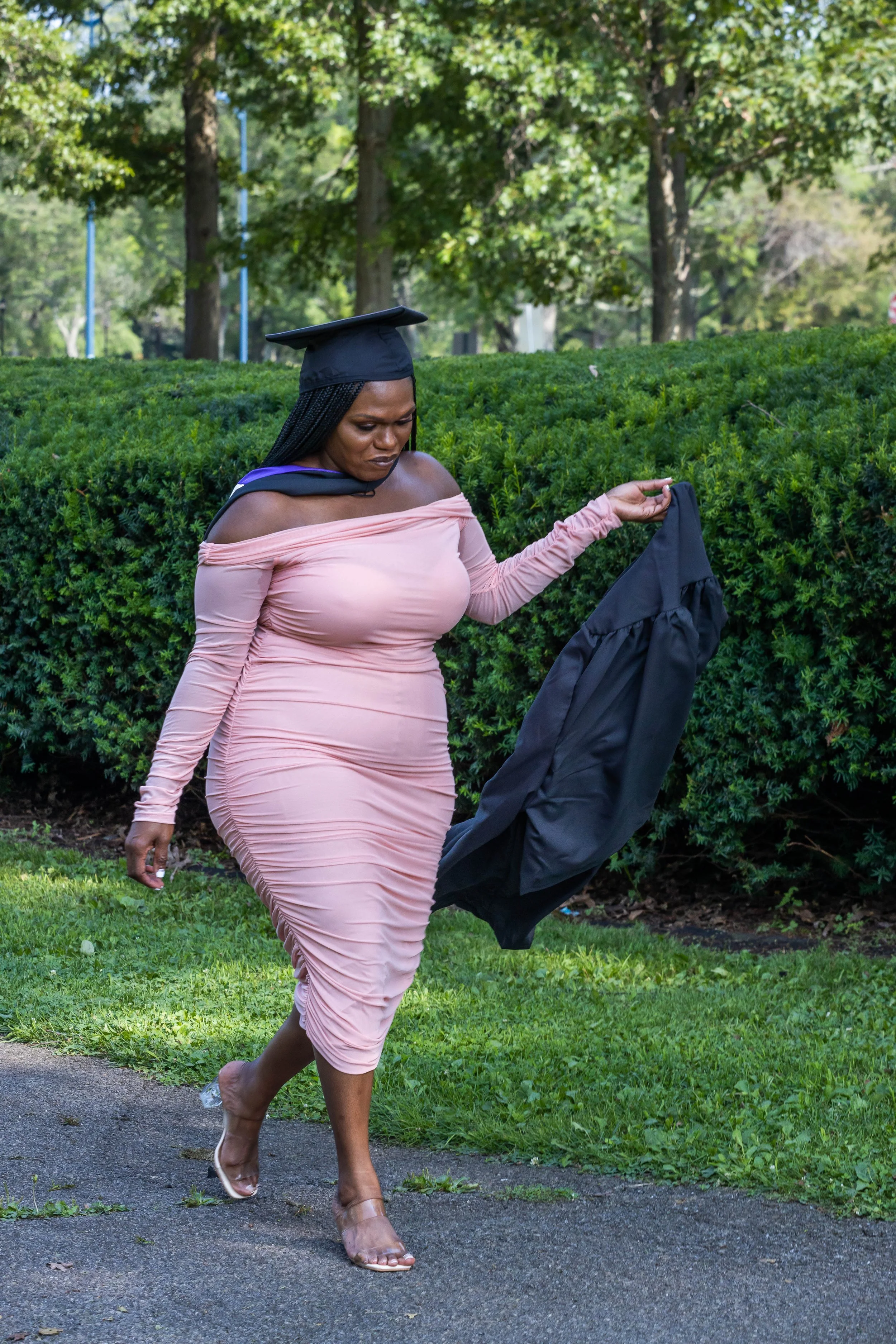 108-LESLIE GRADUATION.jpg