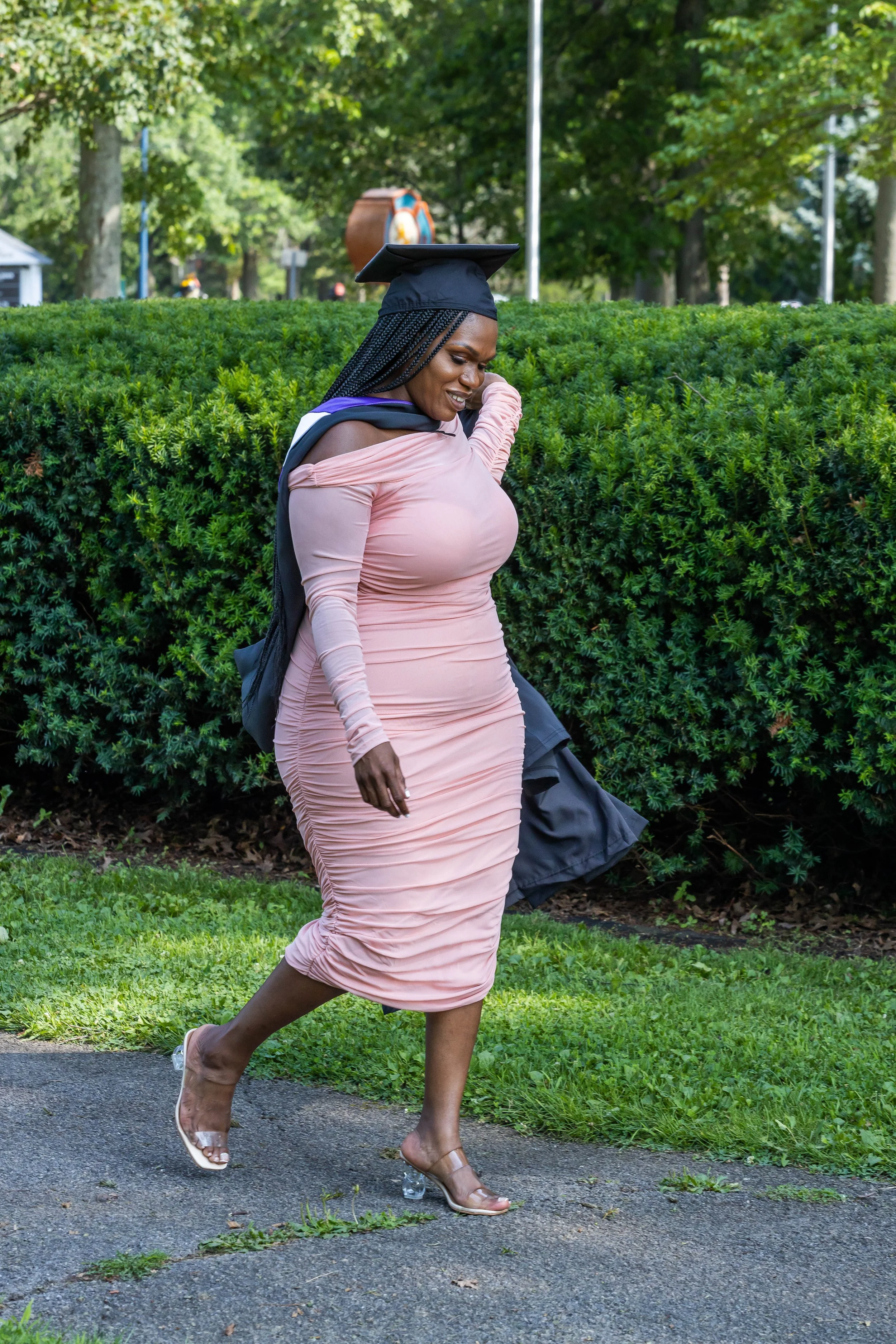 136-LESLIE GRADUATION.jpg