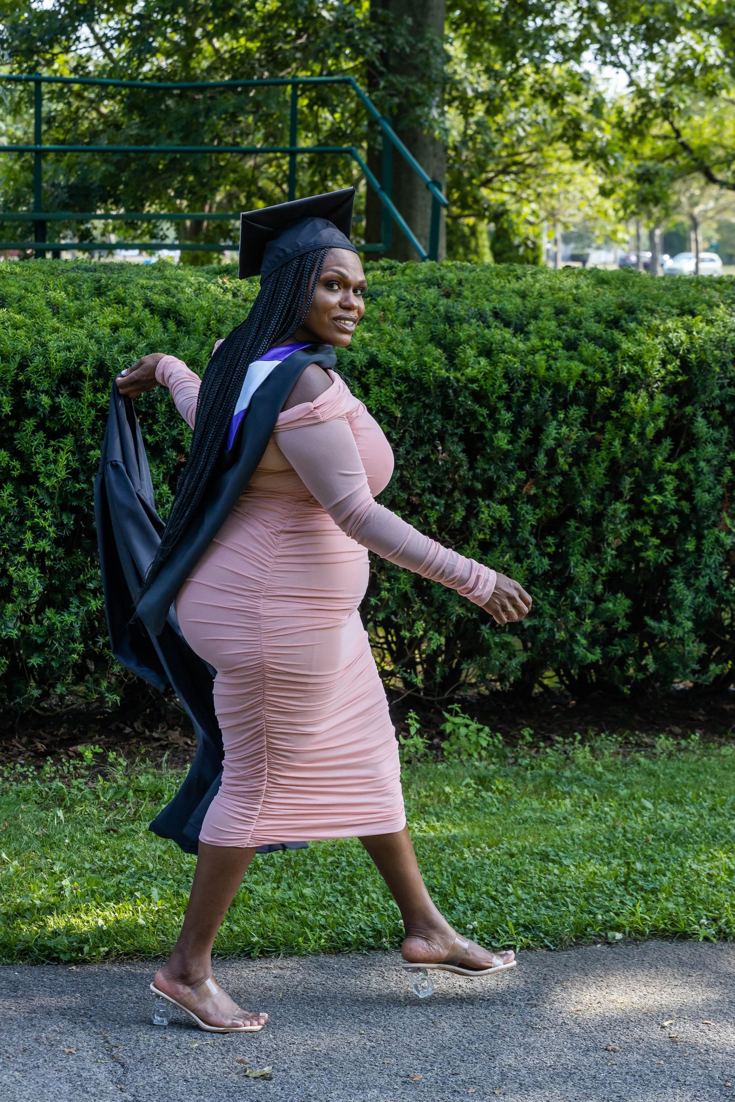 152-LESLIE GRADUATION.jpg