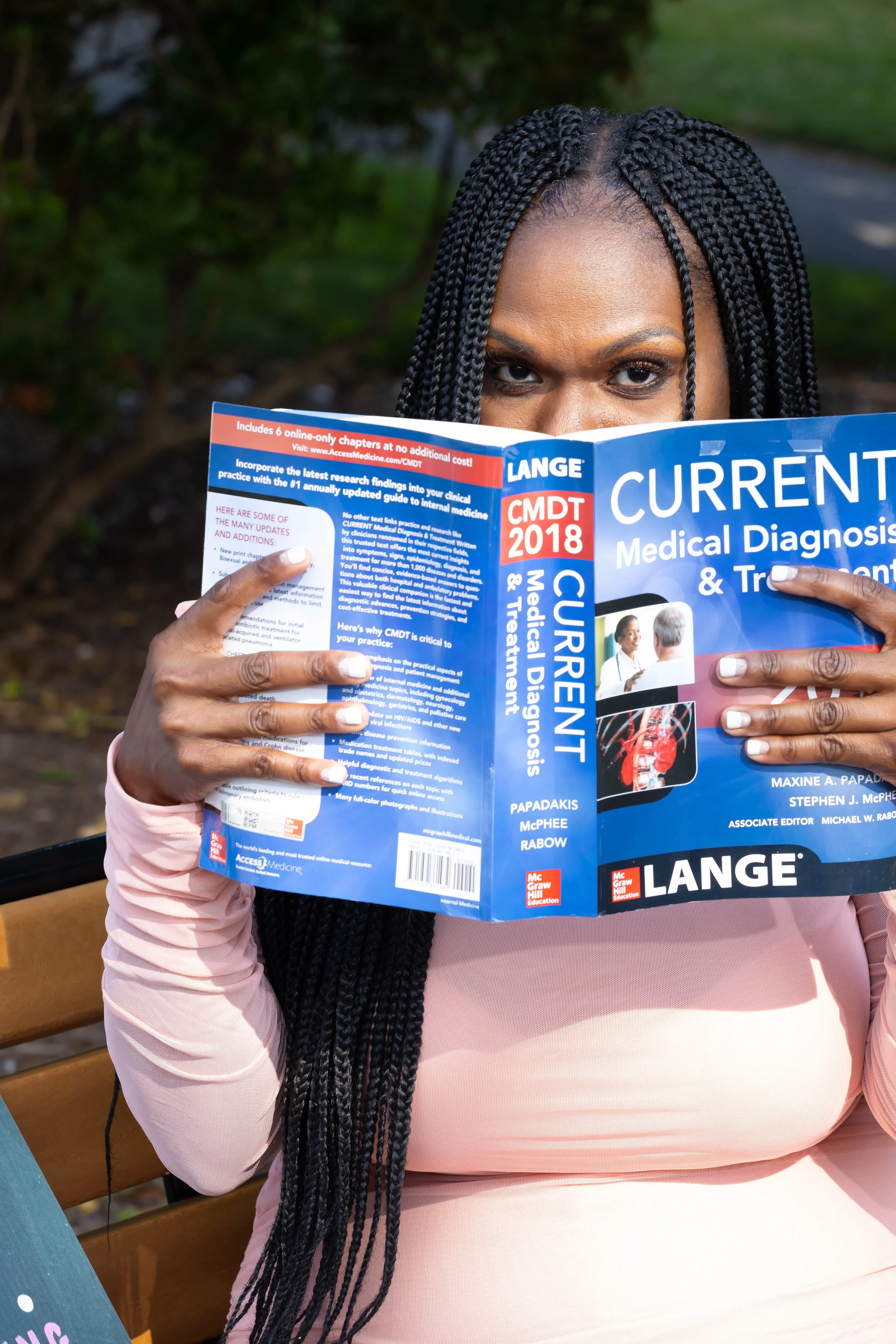 220-LESLIE GRADUATION.jpg