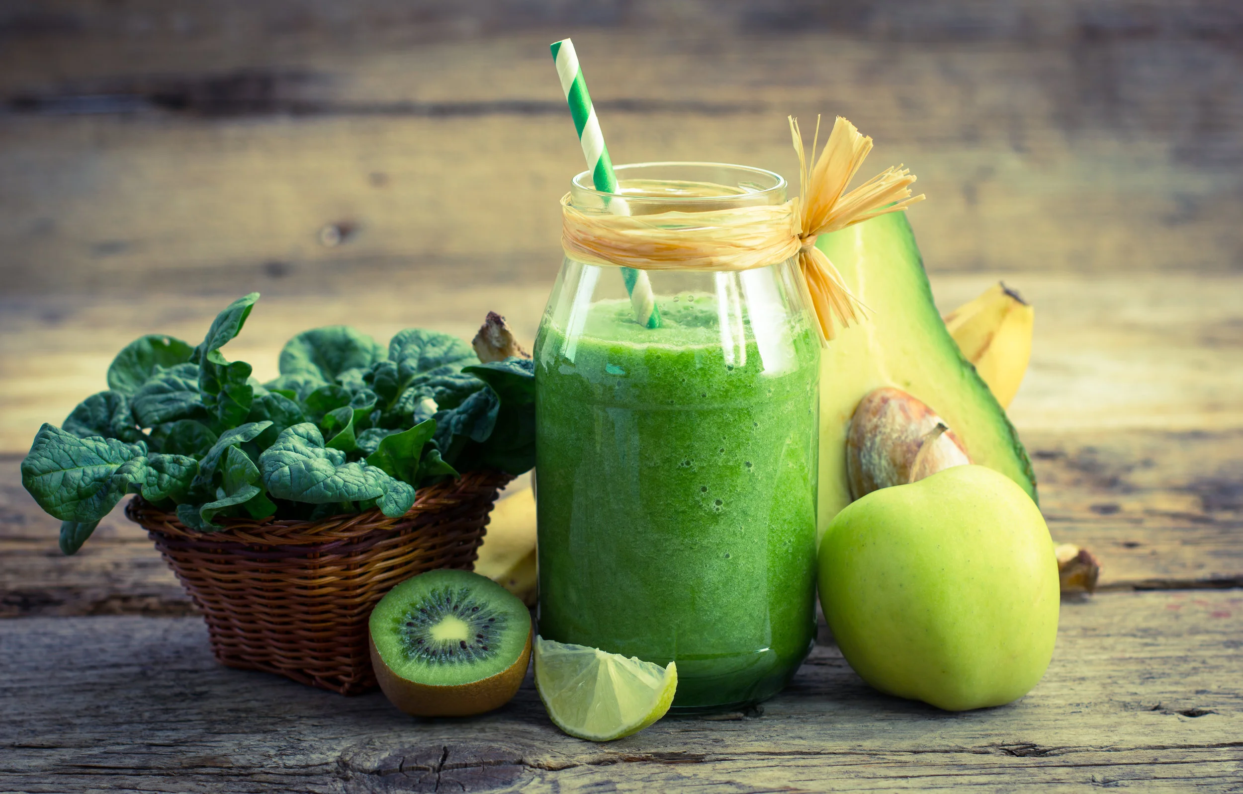 green smoothie photo.jpeg