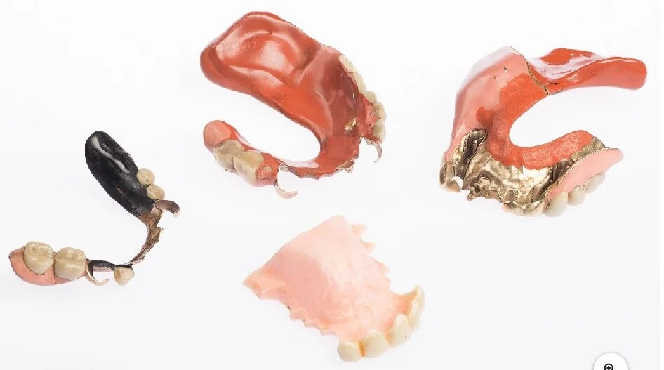 Freud’s prosthetic mouthpieces