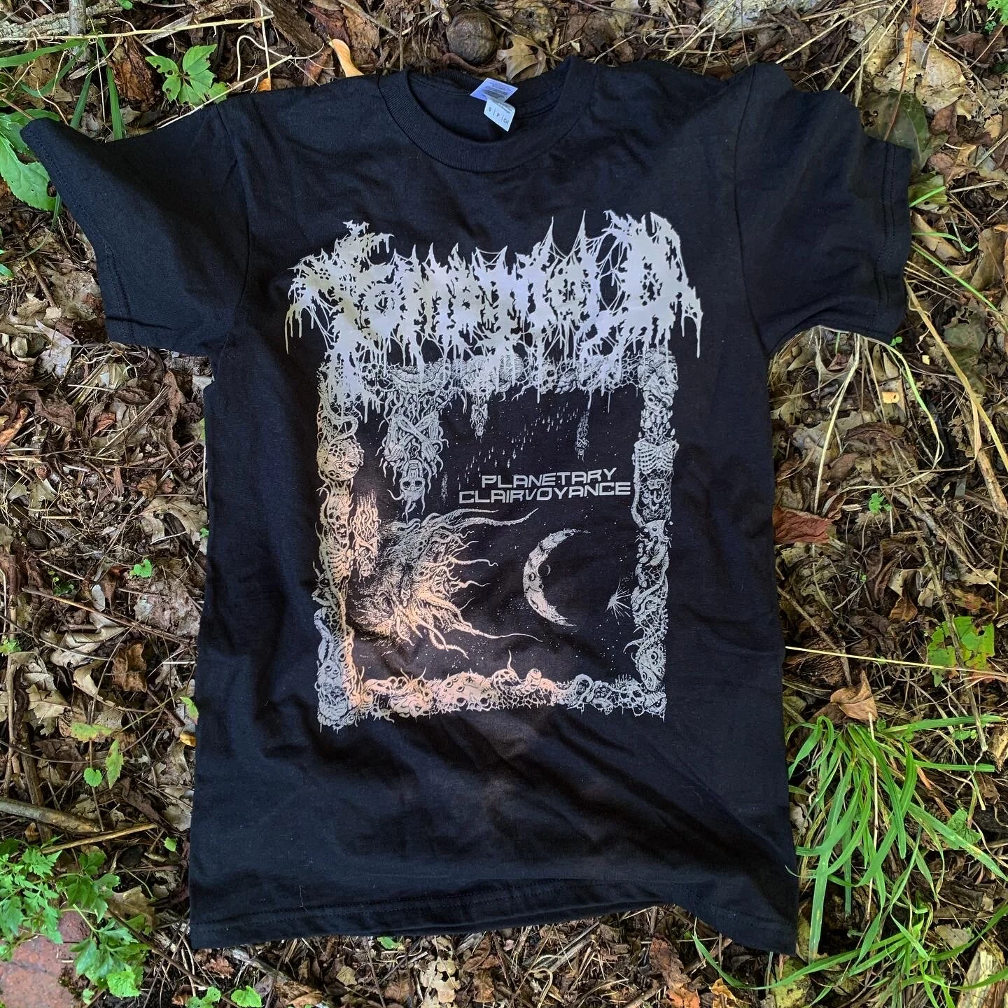 TOMB MOLD 'Planetary' TEE