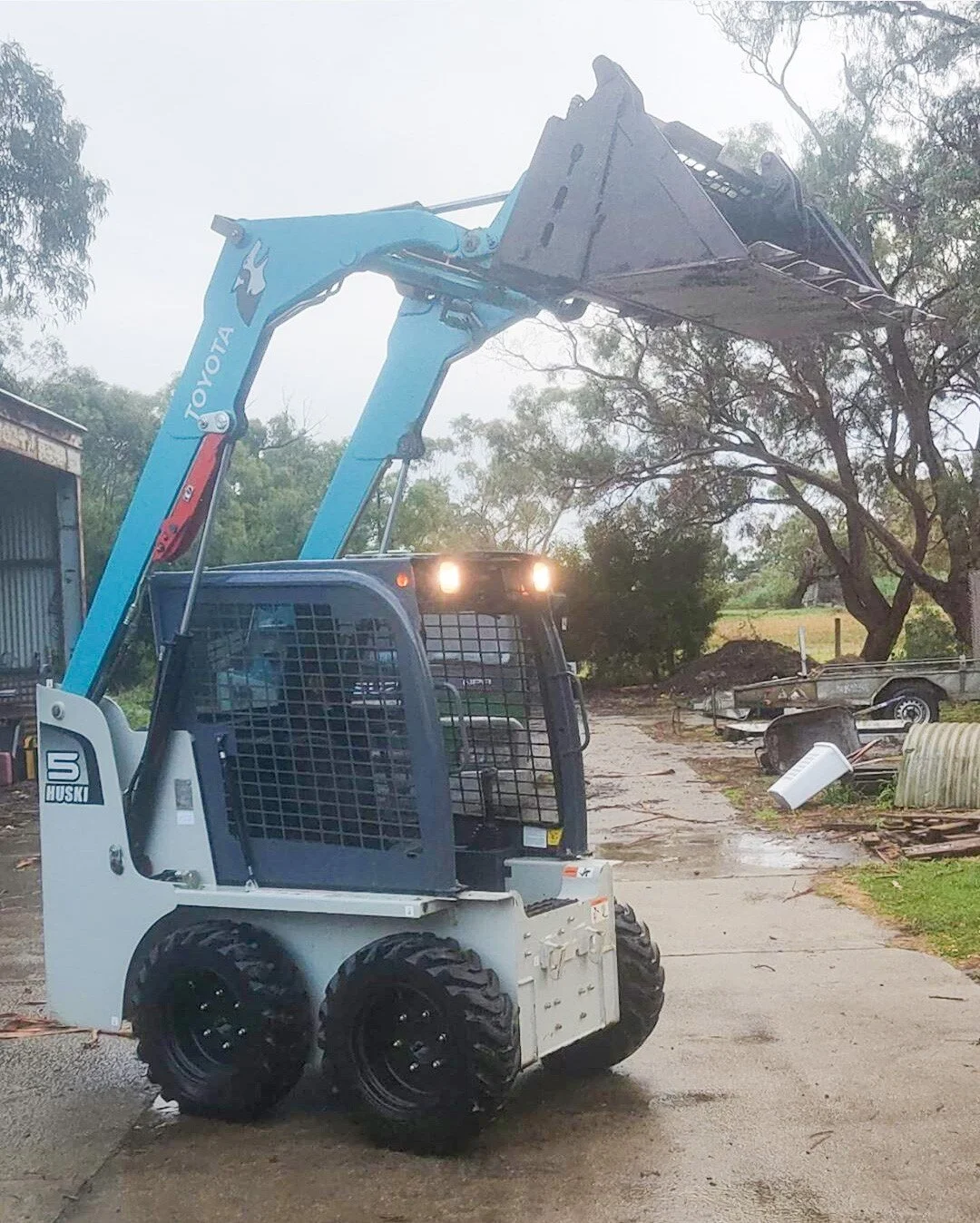 Skid steer.jpg
