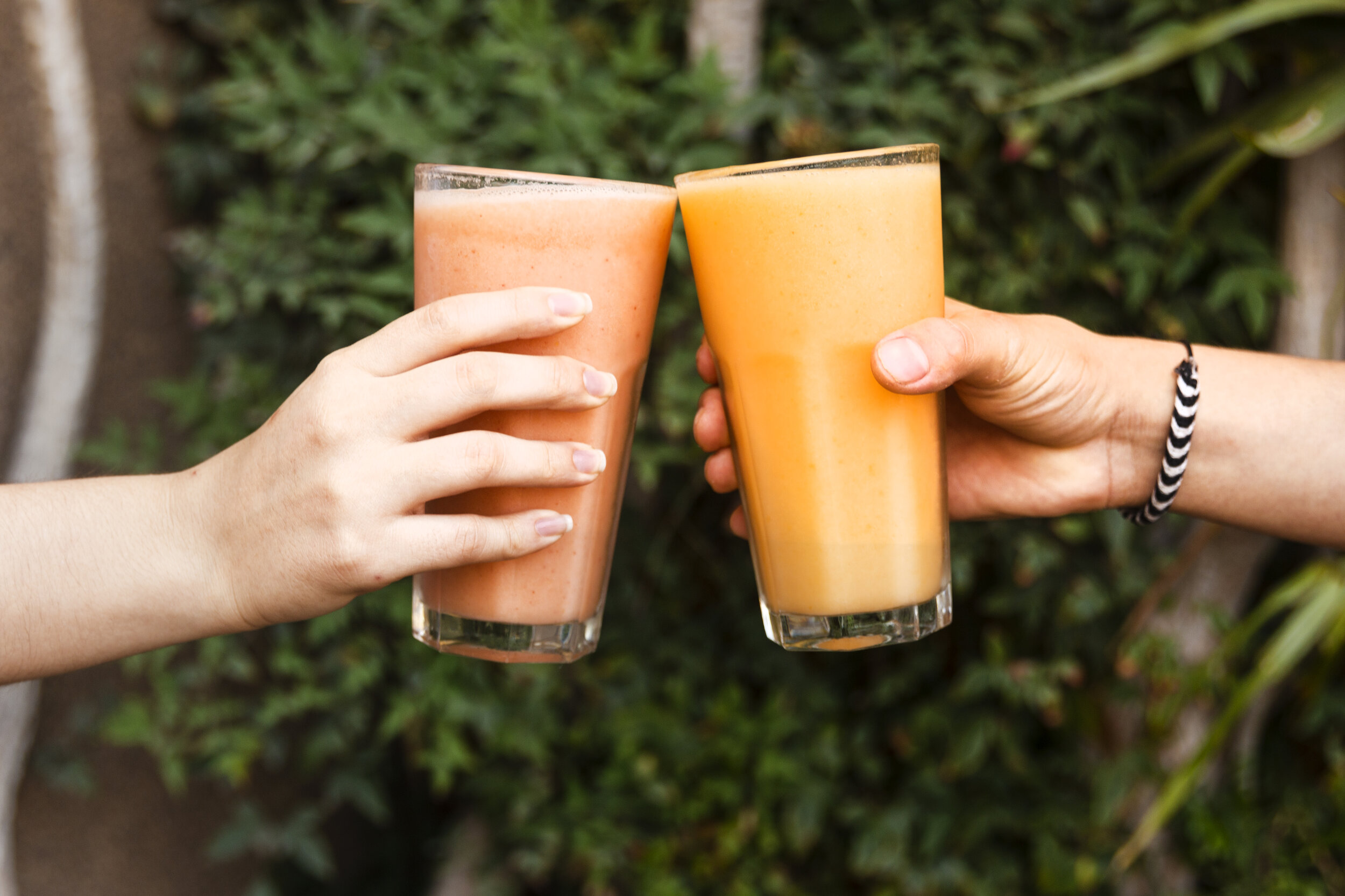 Jugo surtido y Jugo de papaya