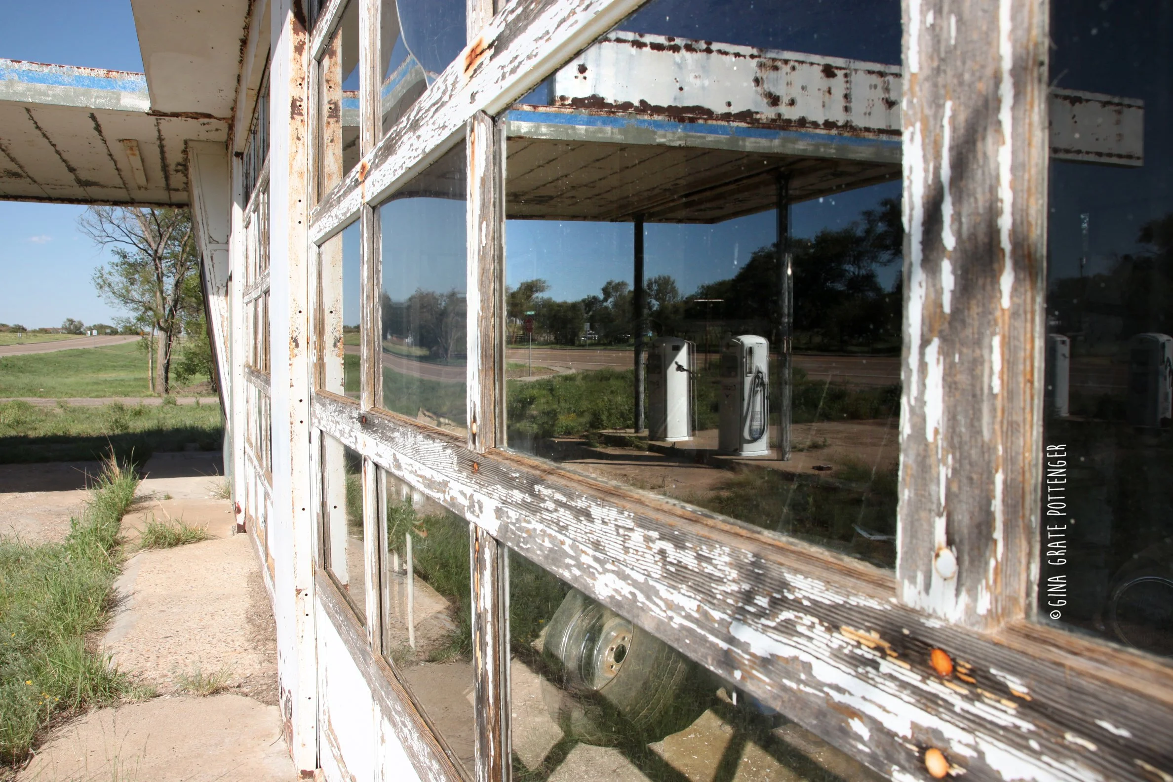 Gas station 3 copyright website.jpg