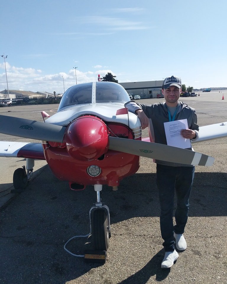East Bay Flight would like to congratulate our newest commercial pilot, Guillermo! He passed his commercial airplane single engine land checkride today. Your hard work and dedication have paid off and we can't wait to see you soar to new heights! ✈️?