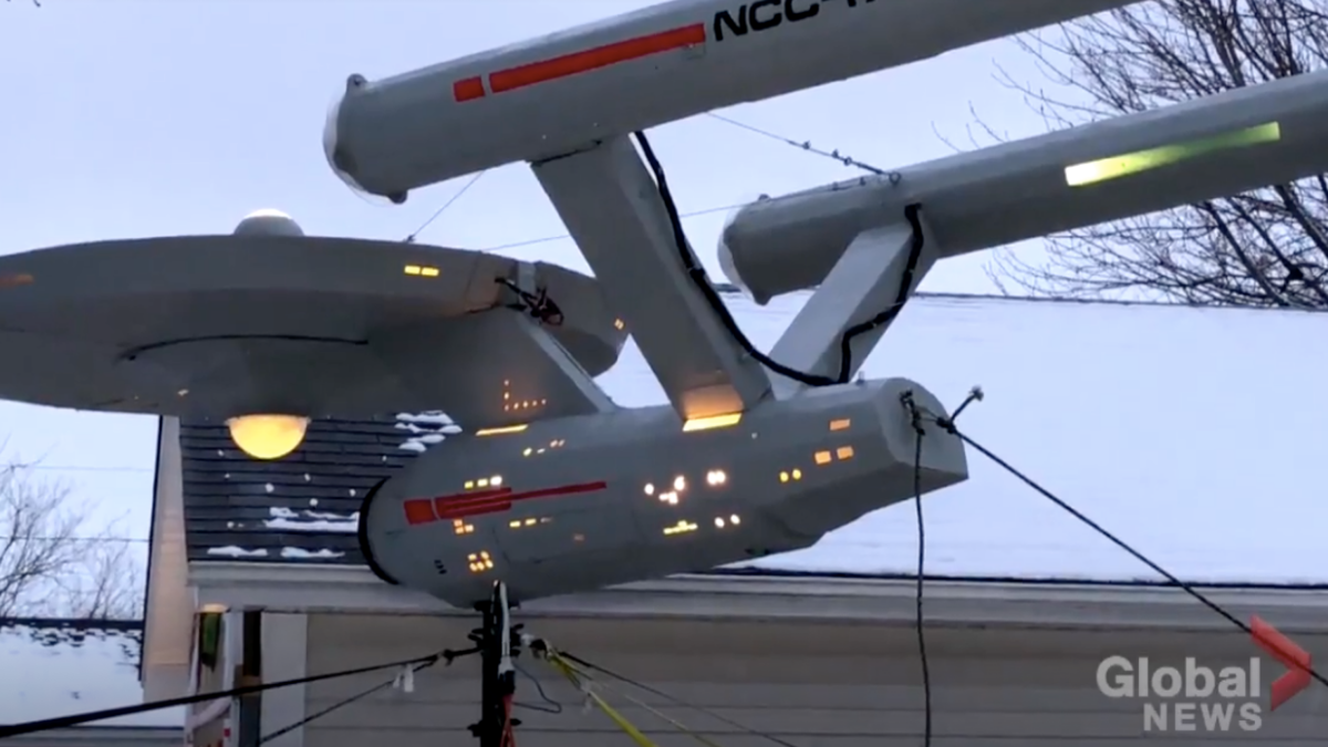 Canada Man Builds 16 Foot Replica Enterprise From Star Trek