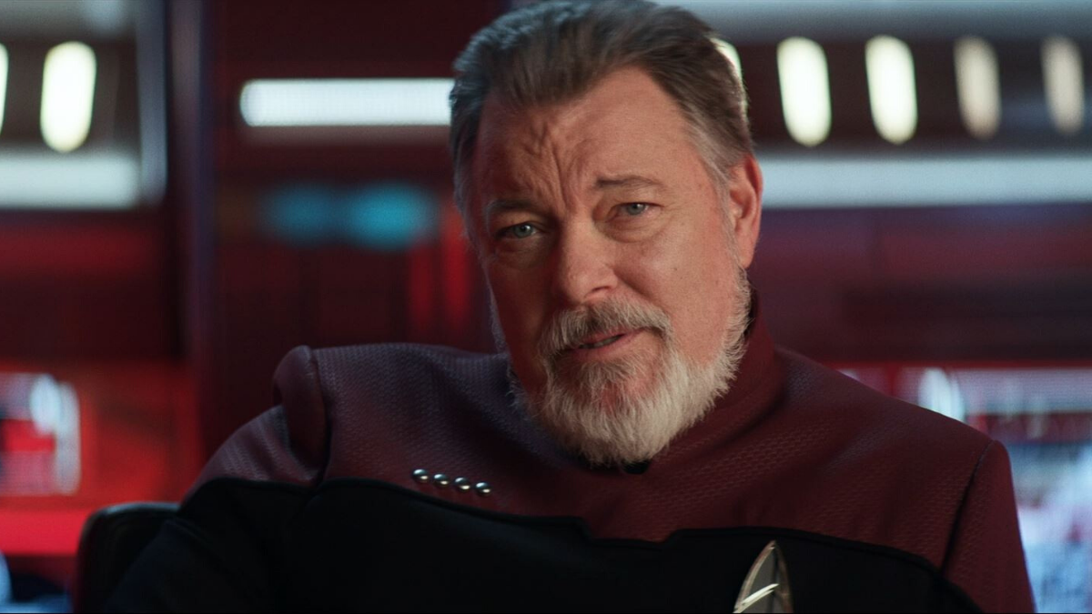 star-trek-s-jonathan-frakes-questions-everything-in-viral-supercut-video