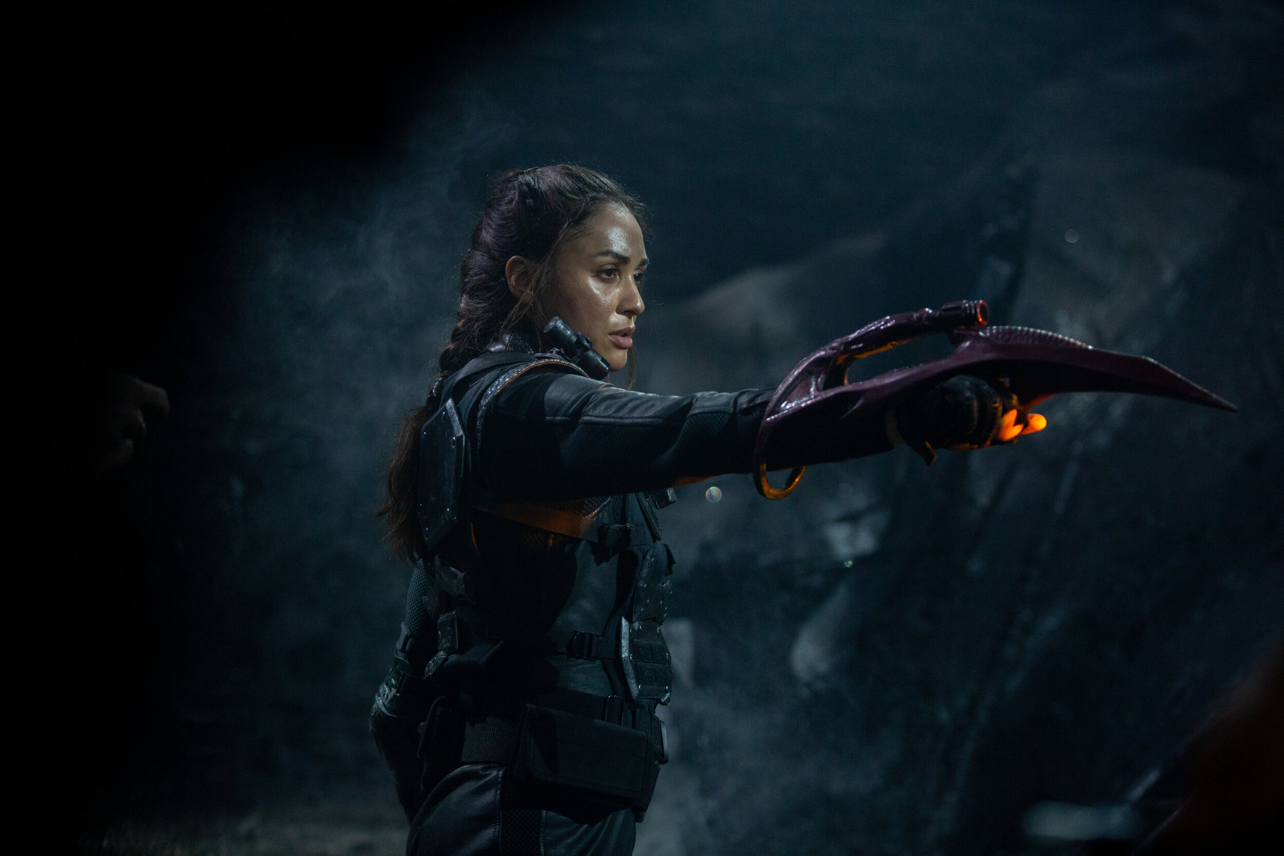   Lindsey Morgan in SKYLIN3S  