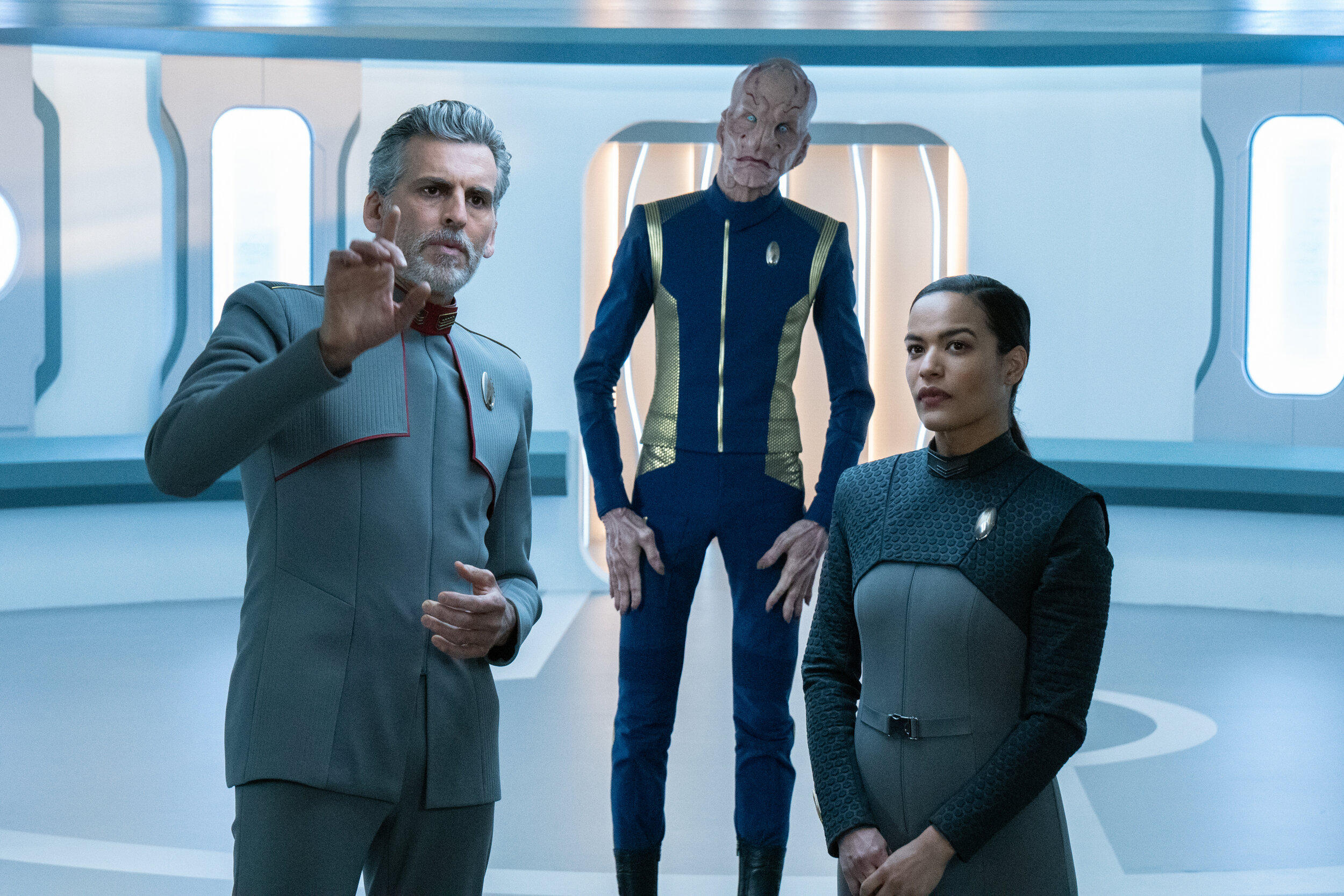   "Scavengers" -- Ep#306 -- Pictured: Oded Fehr as Admiral Vance, Doug Jones as Saru and Vanessa Jackson as Lt. Willa of the CBS All Access series STAR TREK: DISCOVERY. Photo Cr: Michael Gibson/CBS ©2020 CBS Interactive, Inc. All Rights Reserved.  