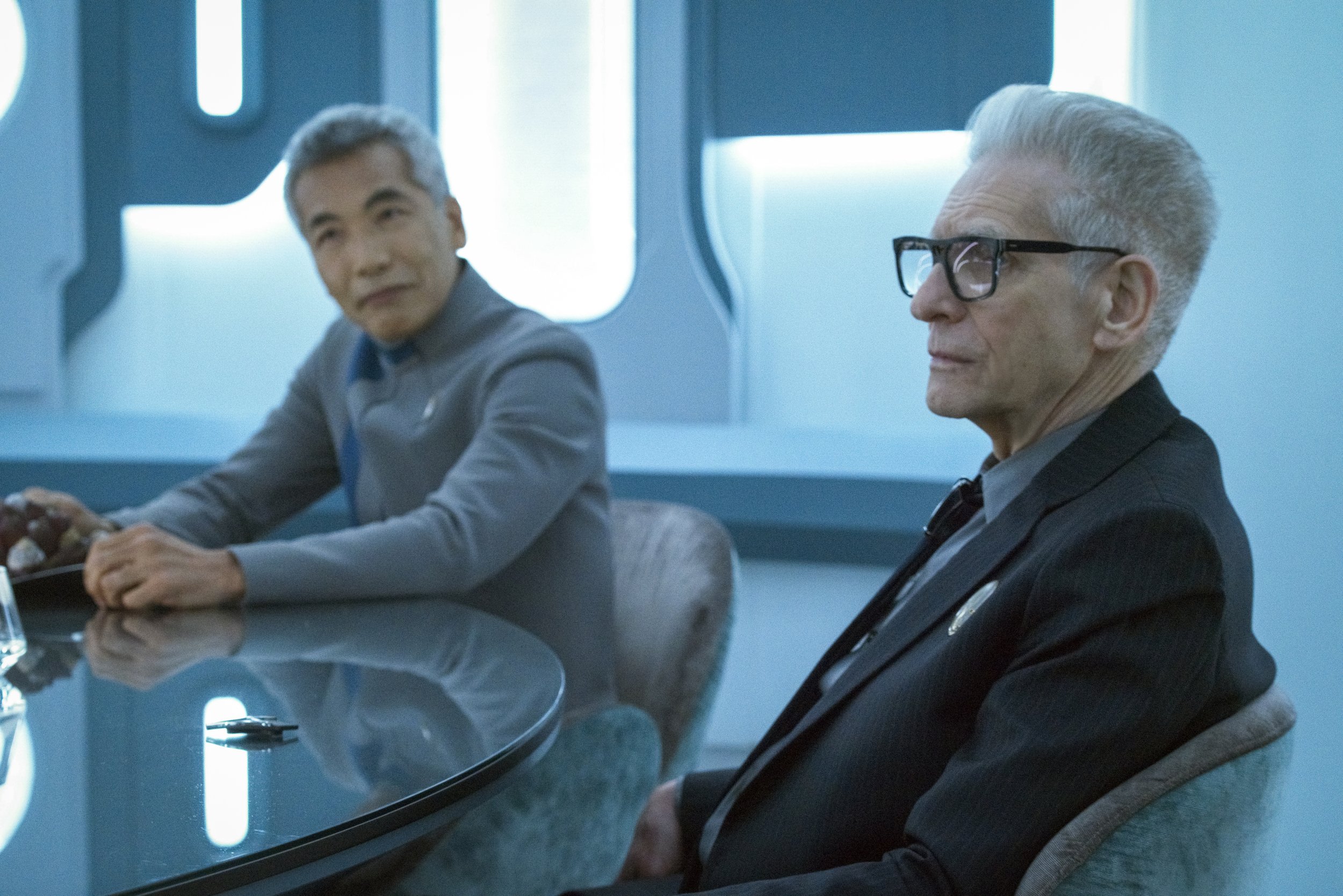   Pictured: Hiro Kanagawa as Dr. Hirai and David Cronenberg as Kovich of the Paramount+ original series STAR TREK: DISCOVERY. Photo Cr: Michael Gibson/Paramount+ (C) 2021 CBS Interactive. All Rights Reserved.  
