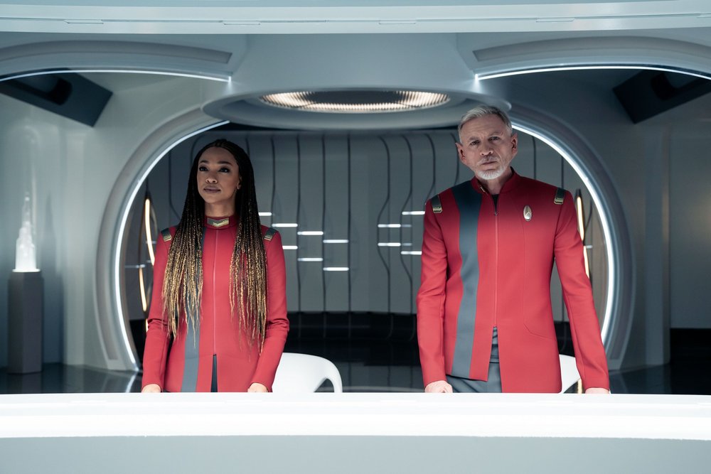   Sonequa Martin-Green  as Burnham and  Callum Keith Rennie  as Rayner (Marni Grossman /Paramount+) 