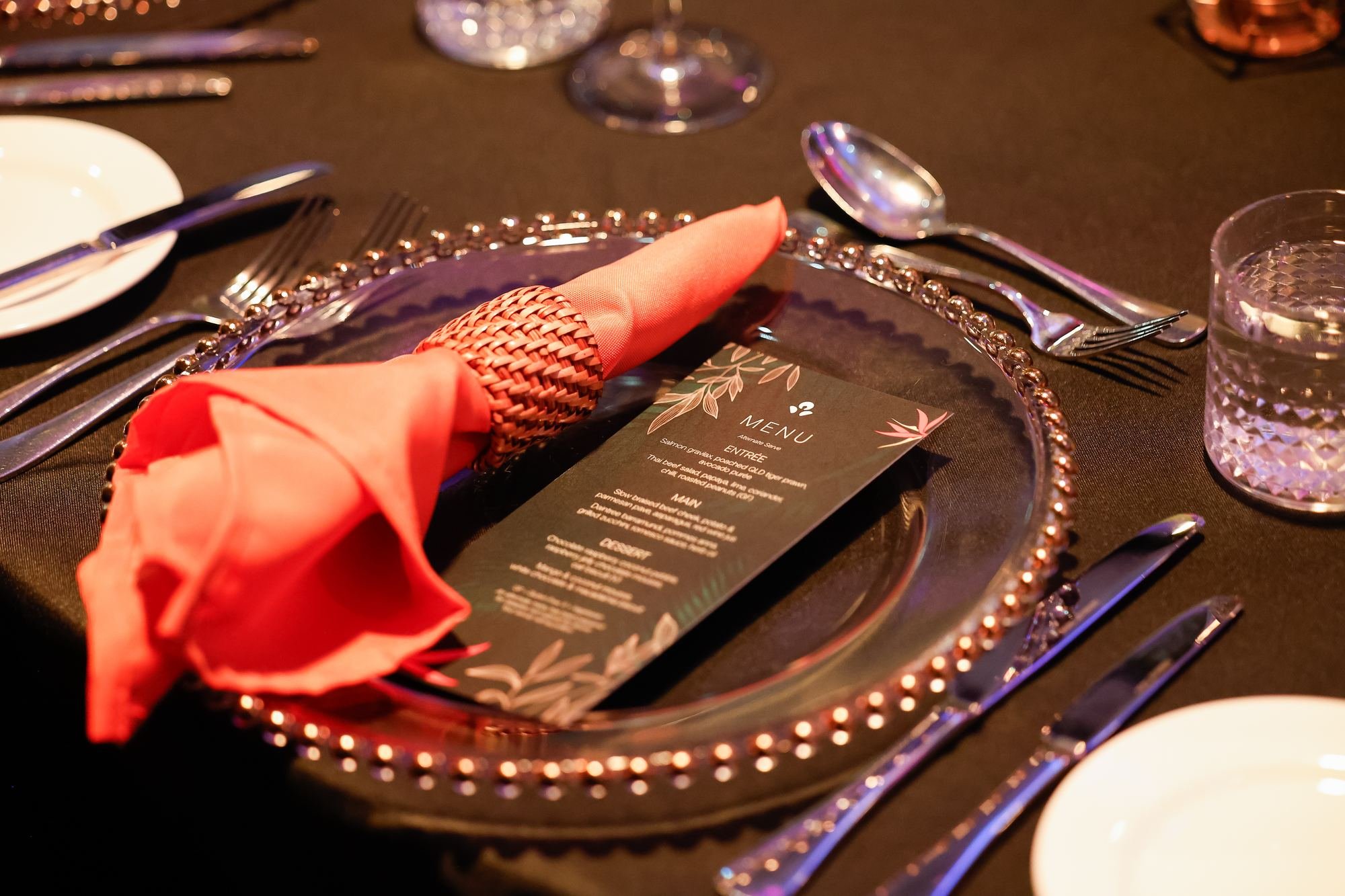 place-setting-pineapple-napkin-ring-menu-card.jpg