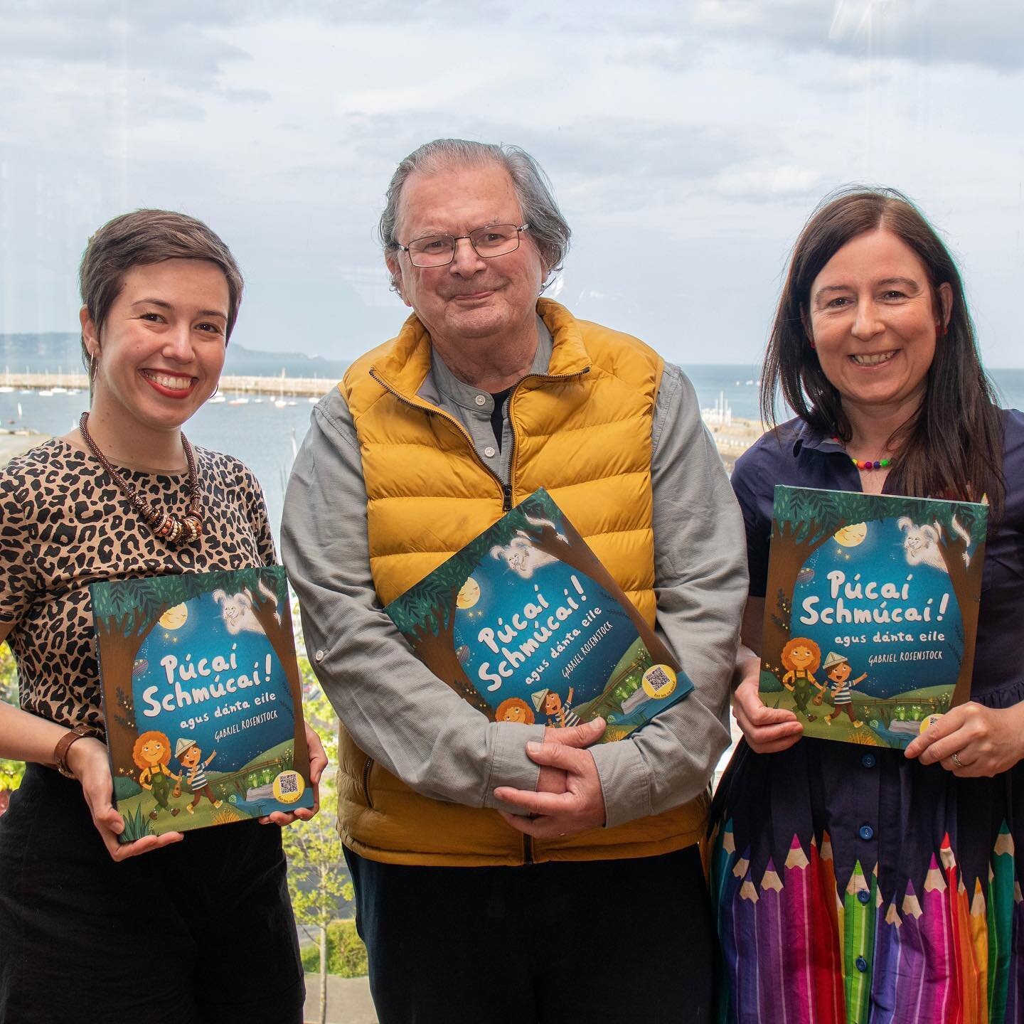 Delighted to officially launch P&uacute;ca&iacute; Schm&uacute;ca&iacute; into the world at the beautiful @dlr.lexicon @libraries.dlr 

With poems by Gabriel Rosenstock and illustrations by &Uacute;na Woods and myself, our fun book, published by @fut