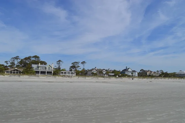 Relax on Hilton Head’s beaches or tee off on a golf course.
