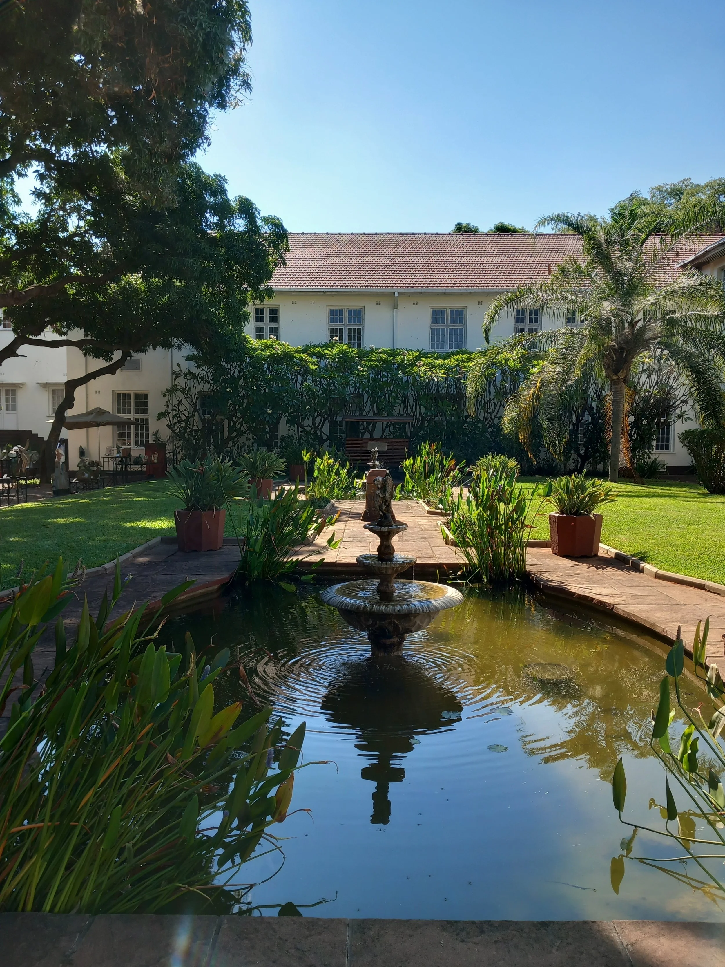 victoria falls hotel.jpg
