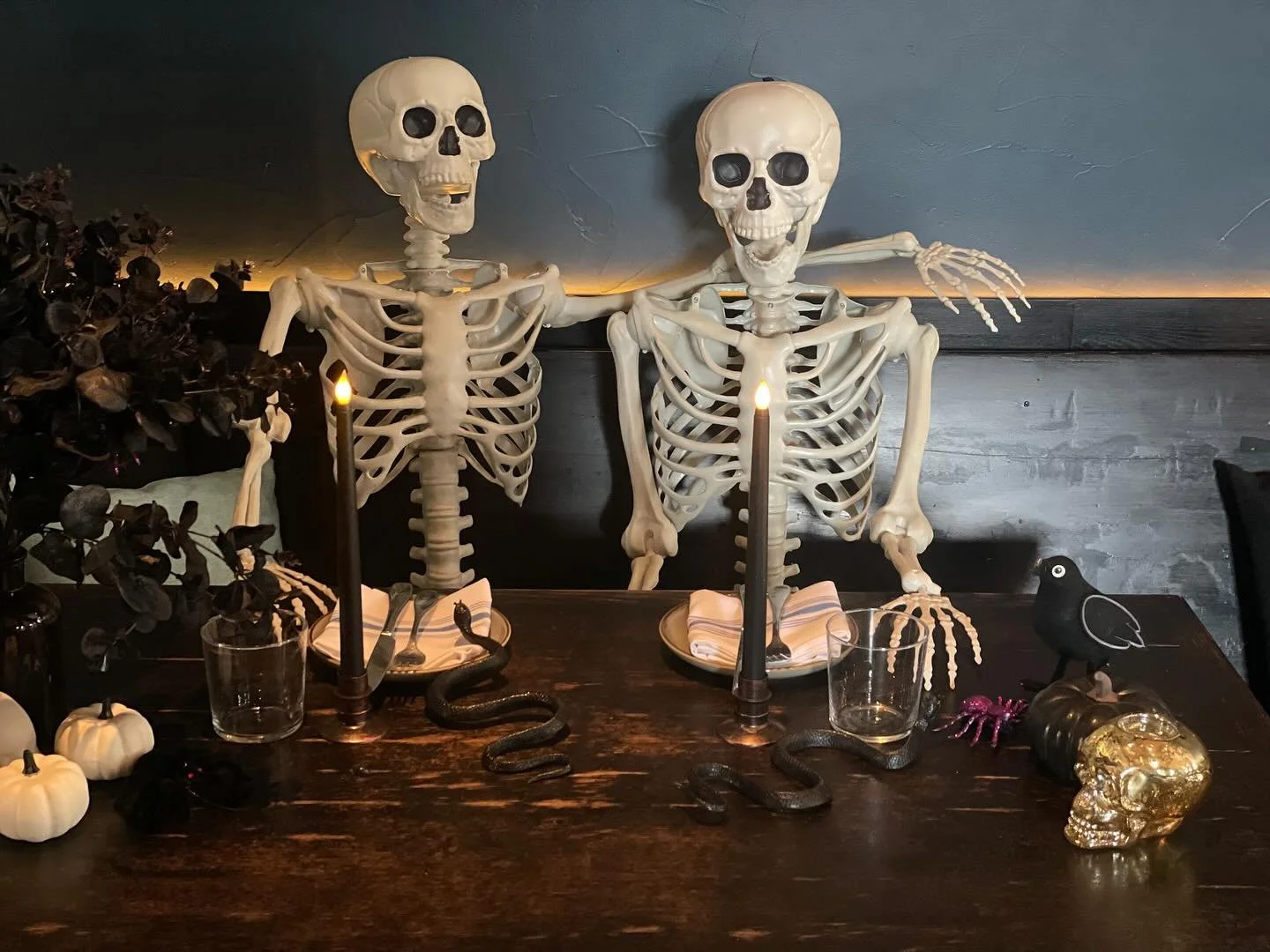 Join us tonight for our season closing day and some last day specials!
.
20% off your meal if you dress up for Halloween (dine-in only)
$4 draft beers
20% off wine by the glass with open bottles 
.
👻 🧛 🎃 🦇 🧟 🧙 🌙 🕷️ 💀