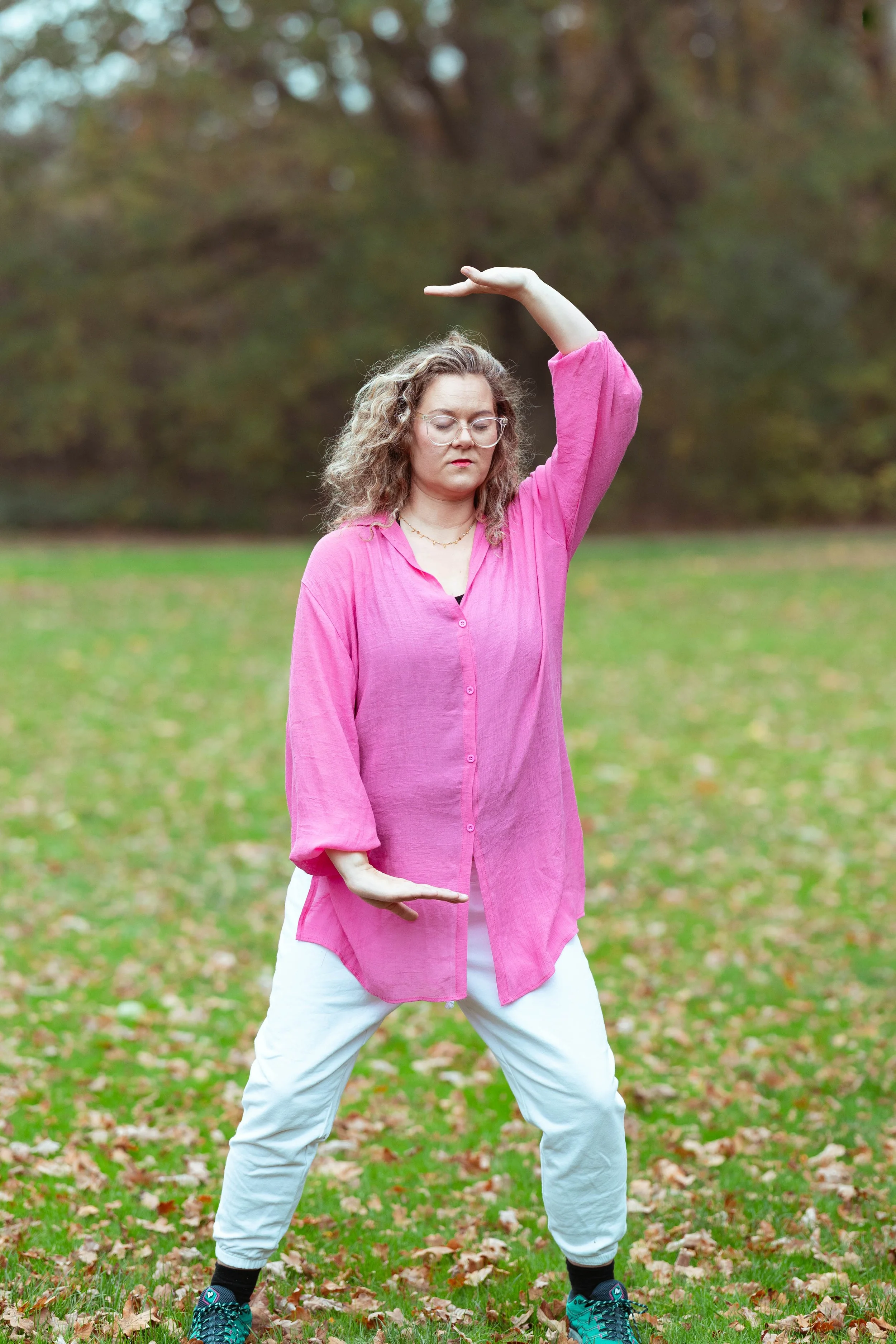 QiGong er en vigtig praksis for mig til at give slip, genoplade og forbinde mig med min sande kraft