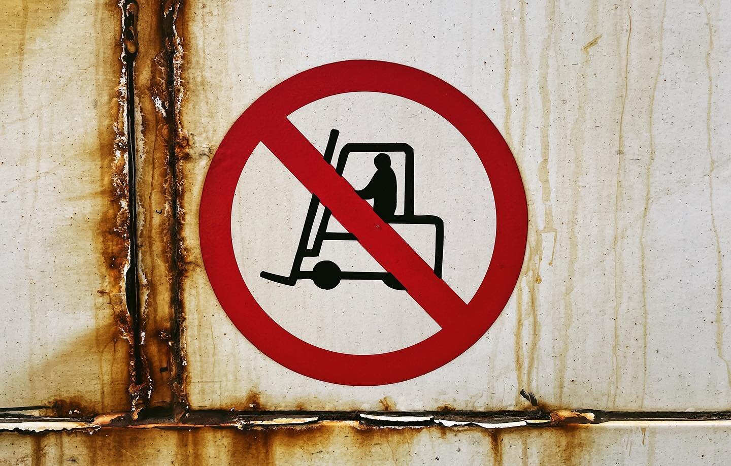 🚫