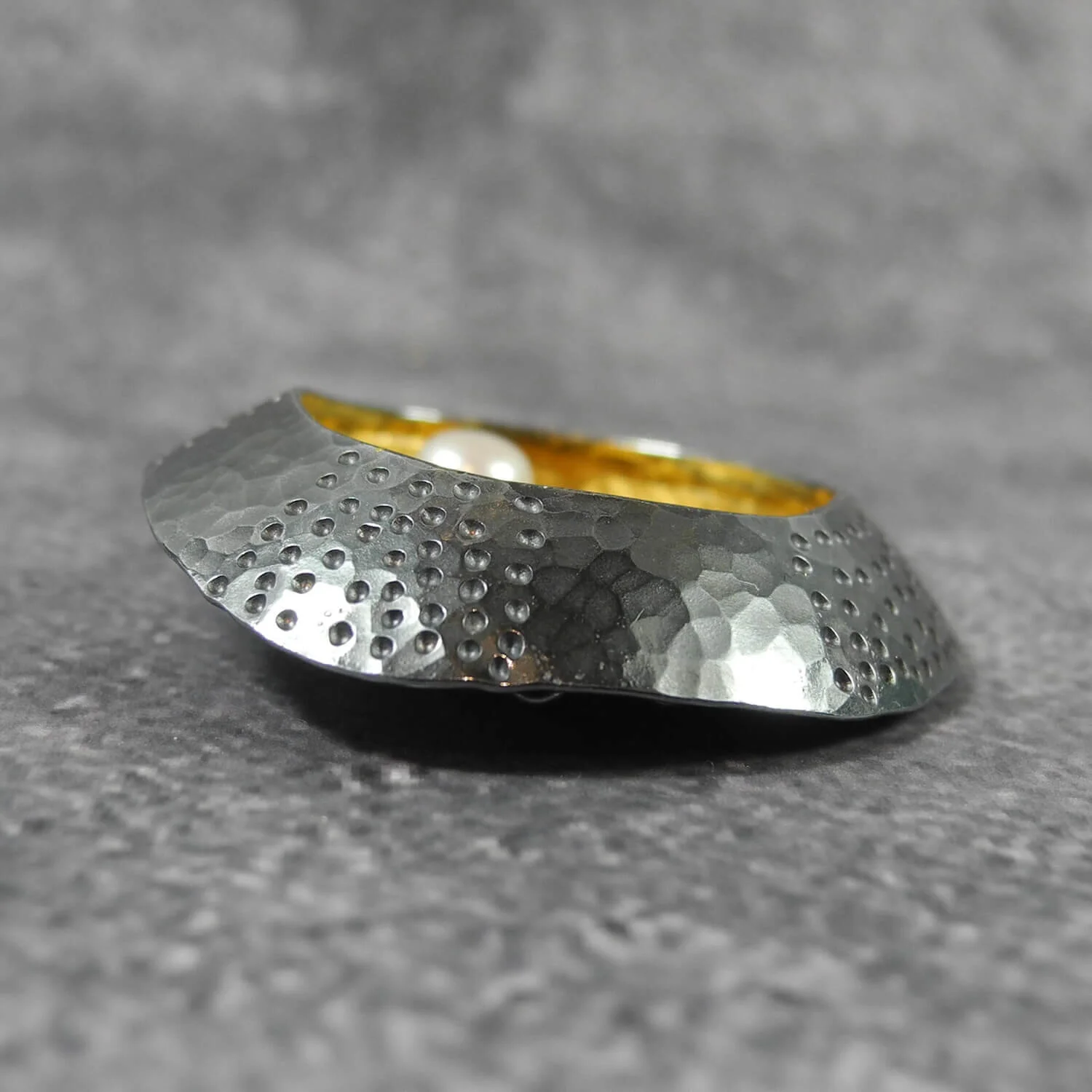 dark-closed-echinoderm-limpet-gold-and-pearl-brooch-side-view-annbruford.jpg