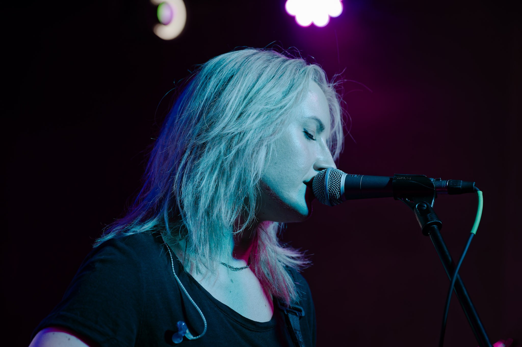 Elyse Therose live at Moe’s BBQ in Englewood, CO on December 6, 2025