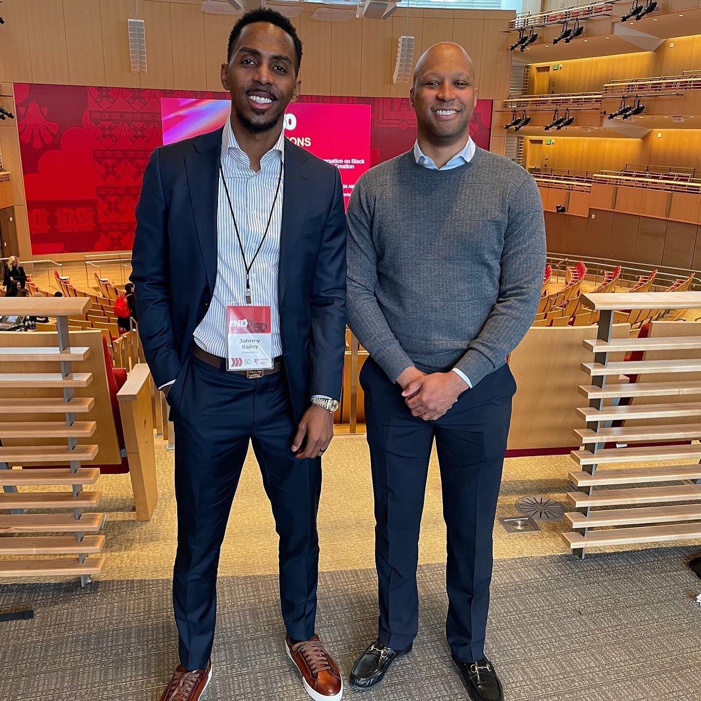 The #ShineHardFamily reconnecting at the H. Naylor Fitzhugh Conference hosted by @aasuhbs. 

8 years ago @chrismalone sat down with @1johnnybailey for a convo about success mindset and legacy building. [#Swipe]

8 years later, Chris is the CFO of @al