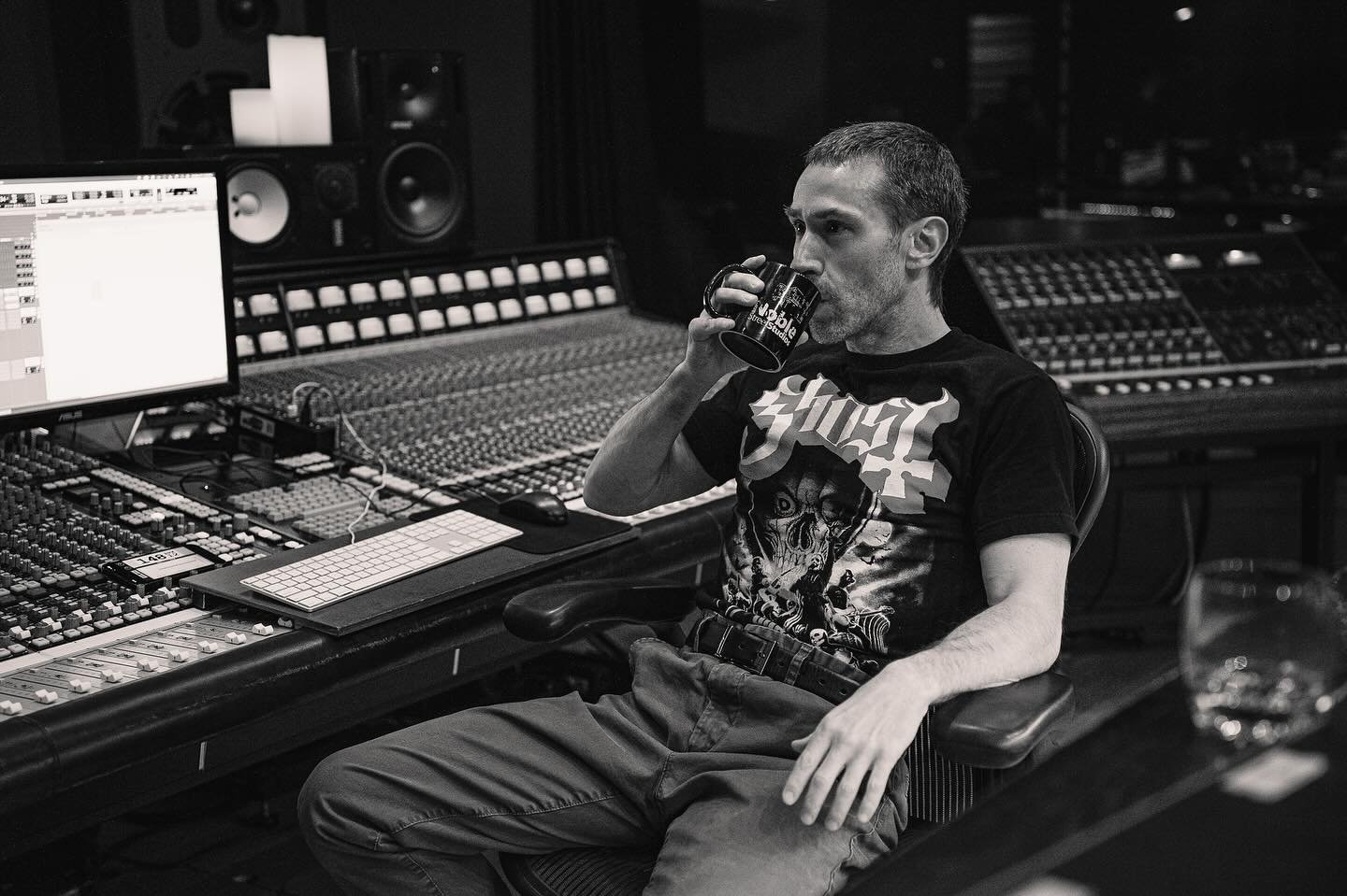 Don&rsquo;t worry about what&rsquo;s in my cup.

It&rsquo;s coffee.

📸 @sdubiner 

#producer #music #musicproducer  #mixengineer #audioengineer #recordingengineer #mixingengineer #torontomusic #recordingstudio #musicproduction #mixing #artist  #beat