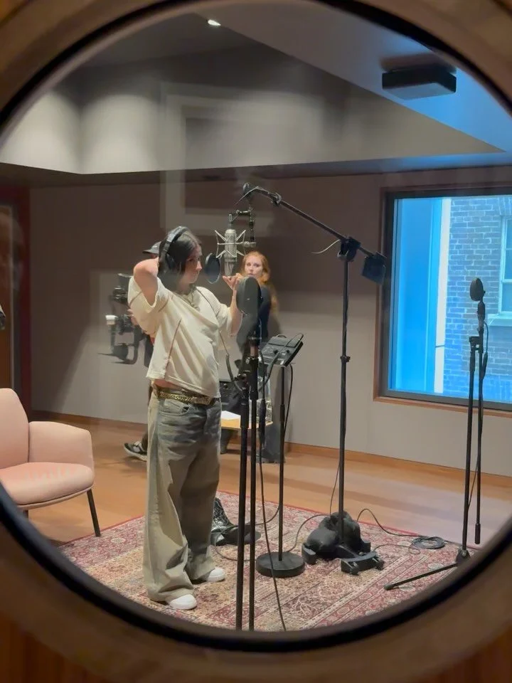 Couple days at sea with Sofia, Mike, Will and Lisa. Bariolage Strings and Trim plugins.

@_sofiacamara_
@mikewise1117 
@wlamoureux 
@lisalisalisalorenz 
@80astudios 
@umusic 

#sofiacamara #producer #music #musicproducer  #mixengineer #audioengineer 