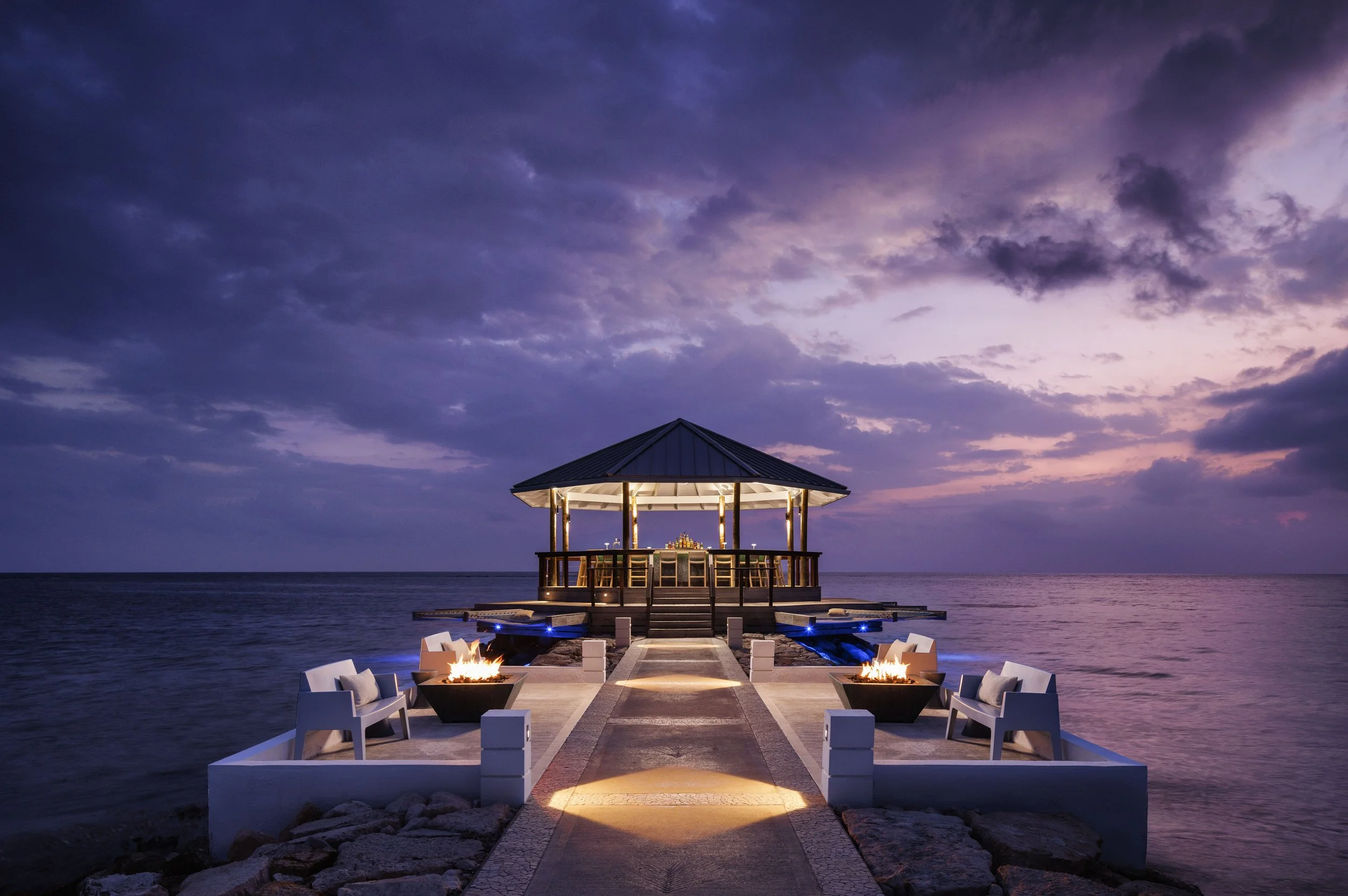 Travel Advisor Asset-SSC-Bar-Over-Water-Latitudes.jpg