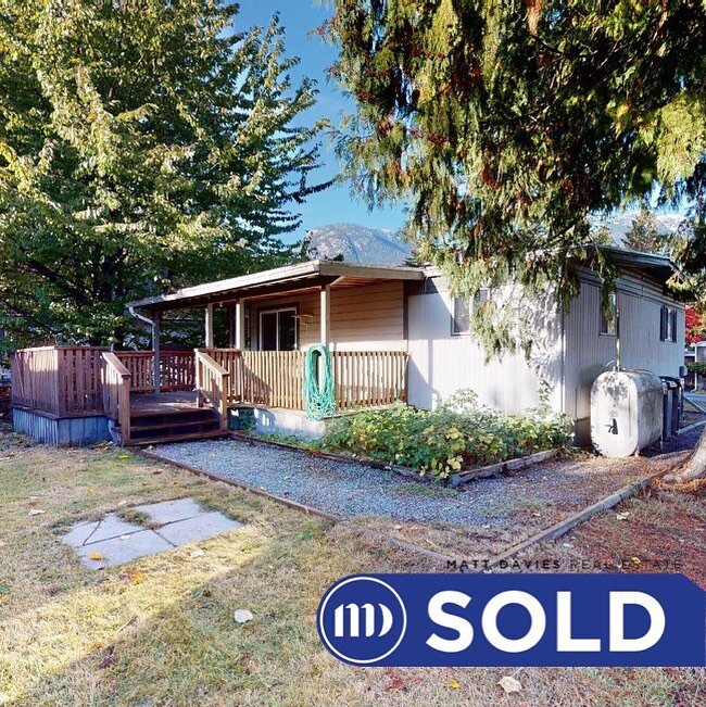 *Catching up from earlier in the year* but congrats to my client WR on the sale of their Squamish home!

This one was full of challenges but we were able to navigate them all and make it happen.

If you have been curious about buying or selling a man