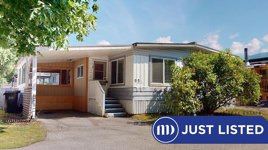 Welcome to 93 Spiral!

📍 93-40157 Government
🗺️ Squamish BC
🛏️ 3 Bed
🛁 2 Bath
📐 1491 sq ft
📦 Storage shed
⛅️ Enclosed patio
💰 Listed at $479,000

If you have been looking for more space then this is the home for you!

This 3 bed, 2 bathroom ma