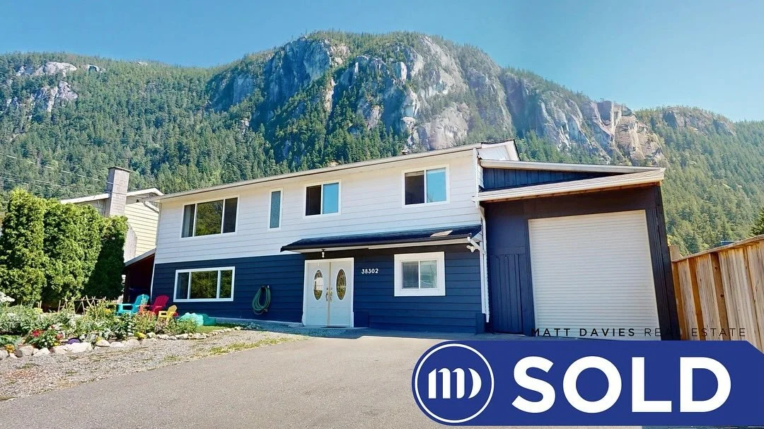 Multiple offers, deals collapsing, and making sure my clients could have time to find a place to buy for themselves&hellip; and we did it all!

So happy for my Sellers who have a new adventure ahead of them!

Are you trying to make a move but aren&rs