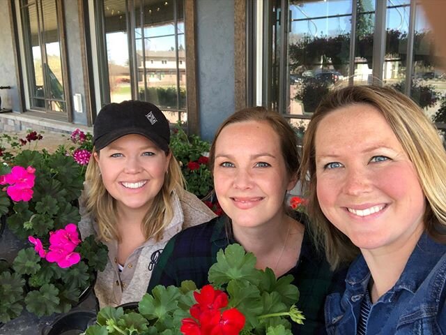 The Kunnari sisters were busy setting up flowers in the garden center!!! Spring is here! Unfortunately the next few nights are going to be c-c-cold 🥶🥶🥶 so you&rsquo;ll have to pardon the heavy plastics and coverings that are up for frost protectio