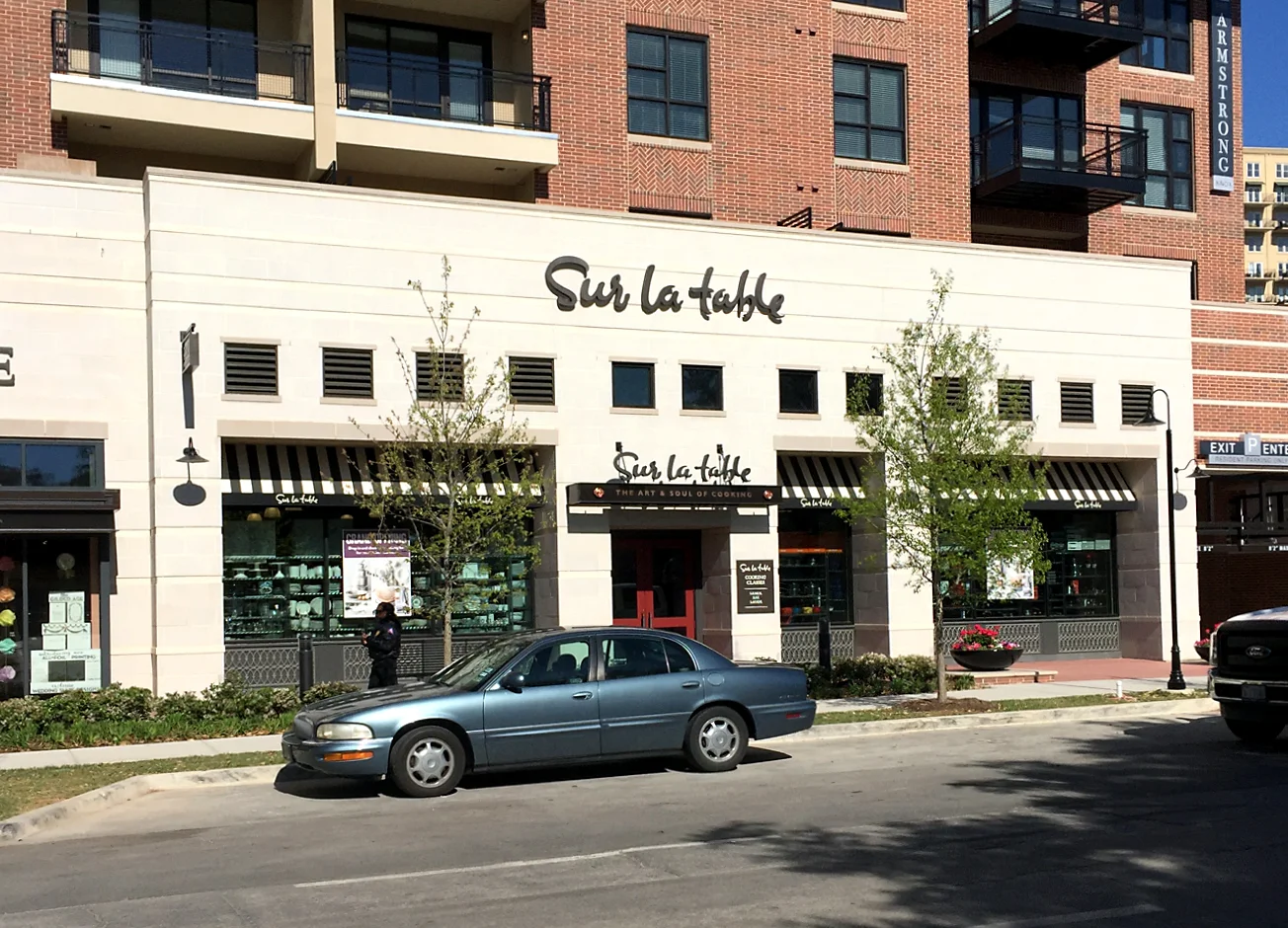 SurLaTableDallas.jpg